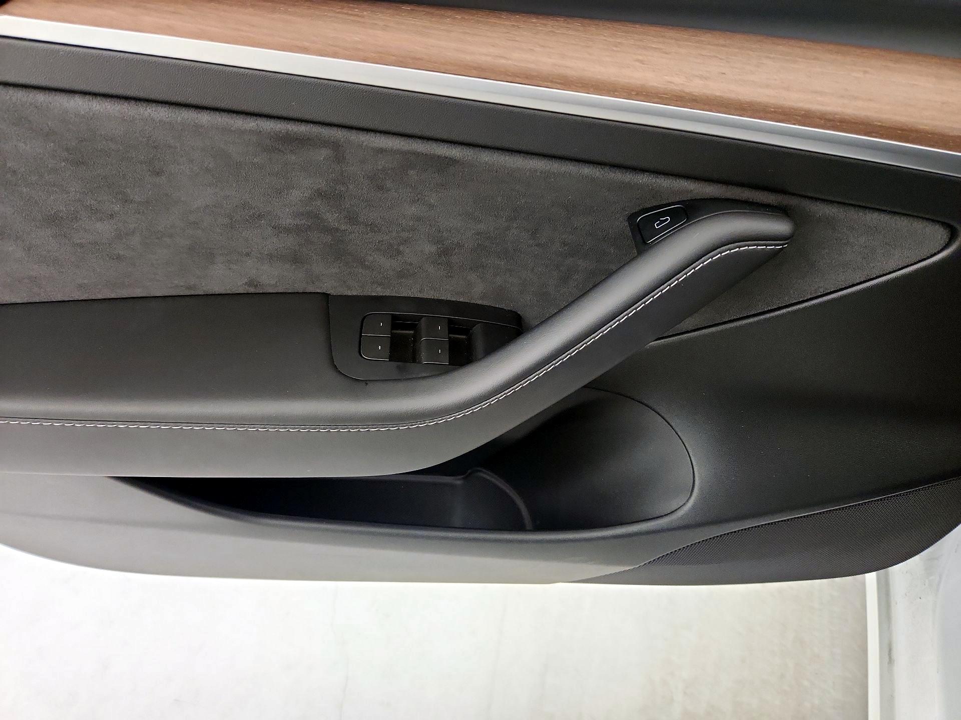 Thumbnail: 2023 Tesla Model 3 - 12