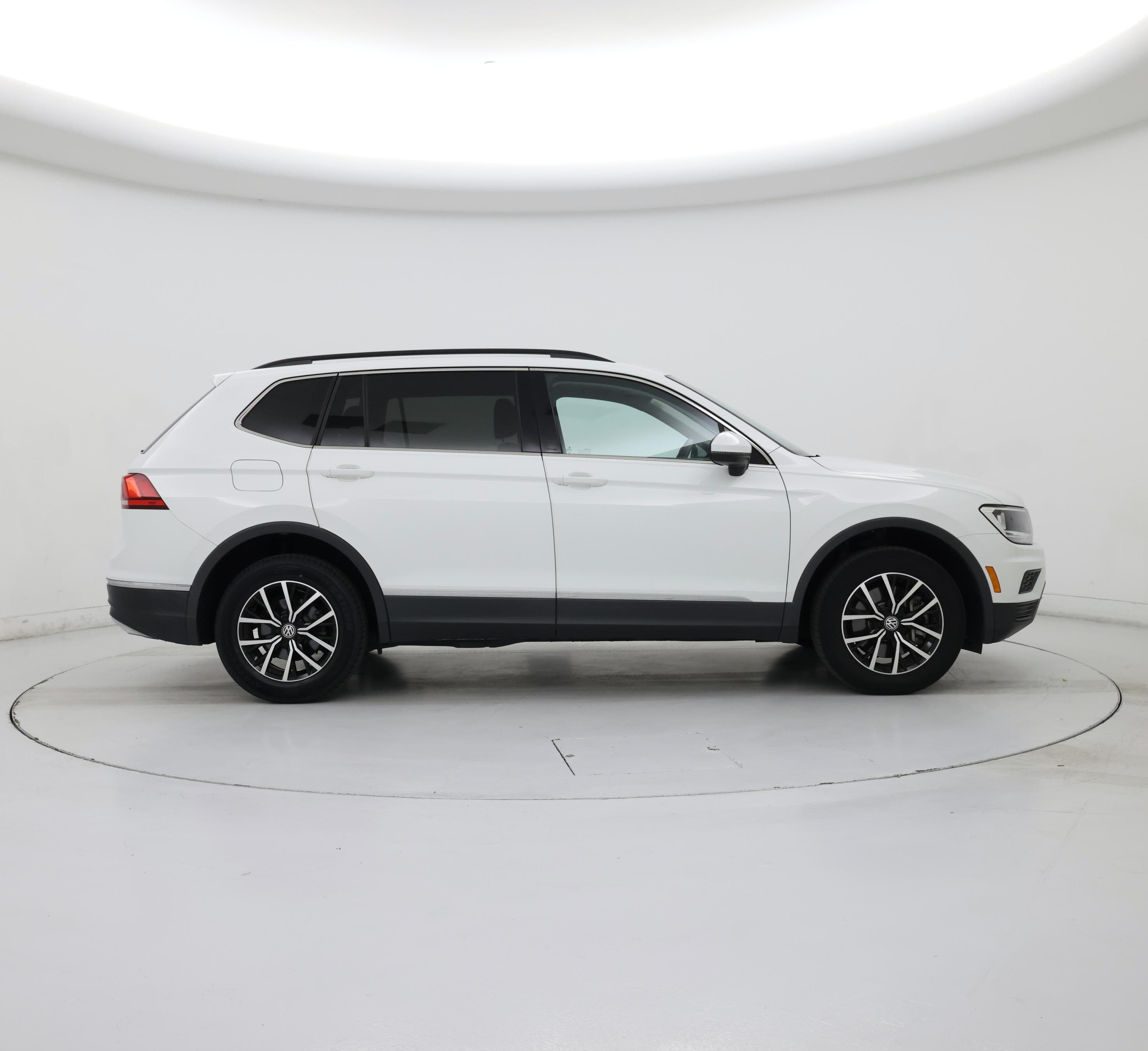 Thumbnail: 2021 Volkswagen Tiguan - 7