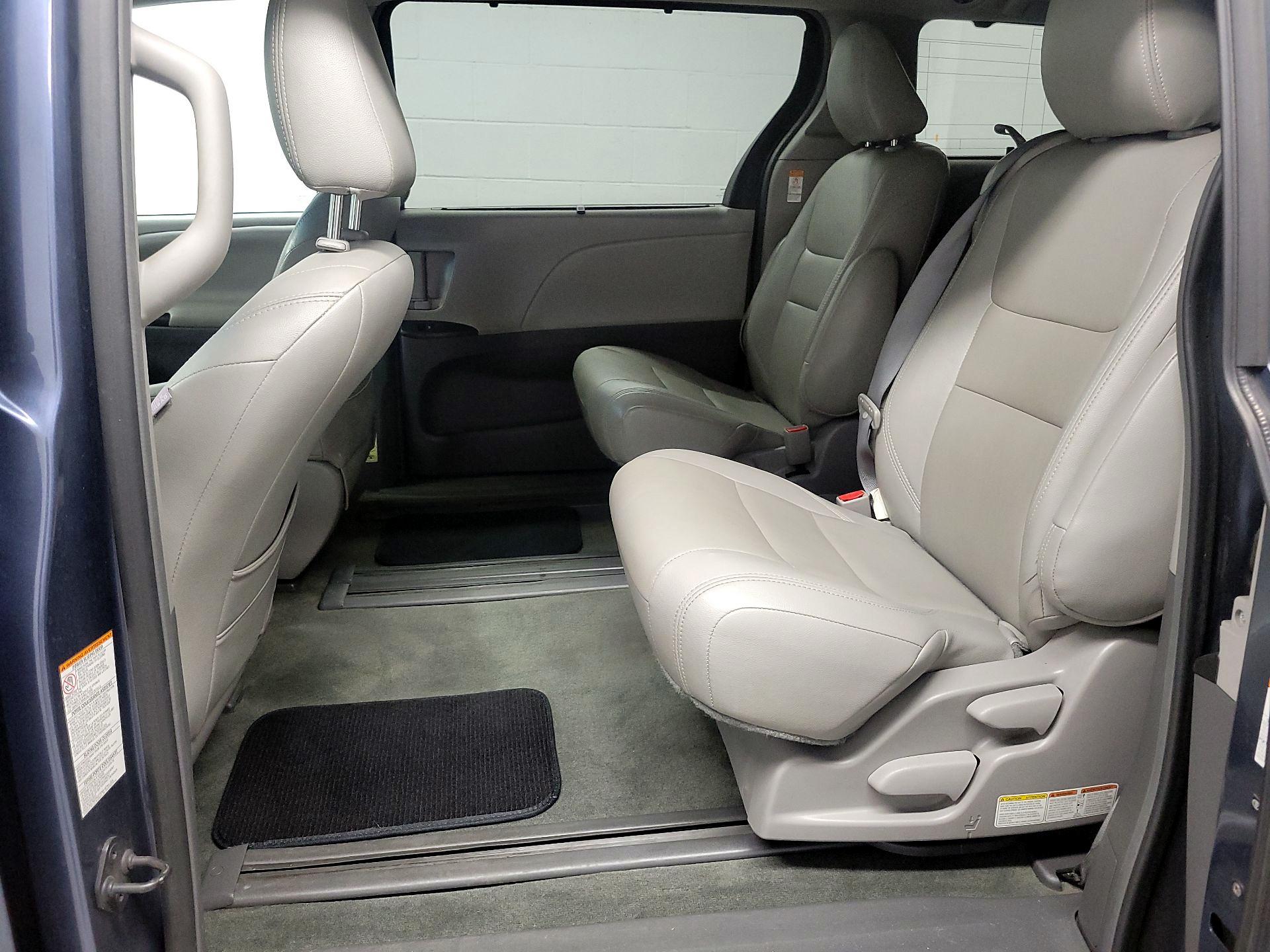 Thumbnail: 2015 Toyota Sienna - 17