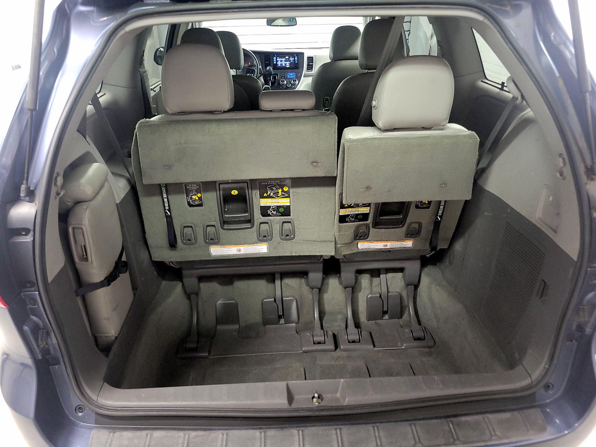 Thumbnail: 2015 Toyota Sienna - 18
