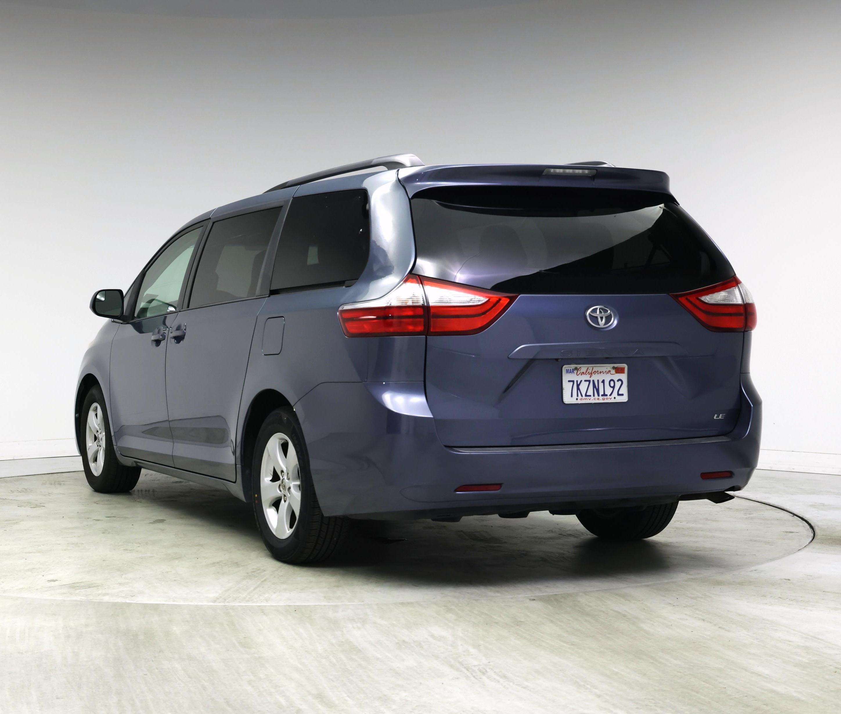 Thumbnail: 2015 Toyota Sienna - 2