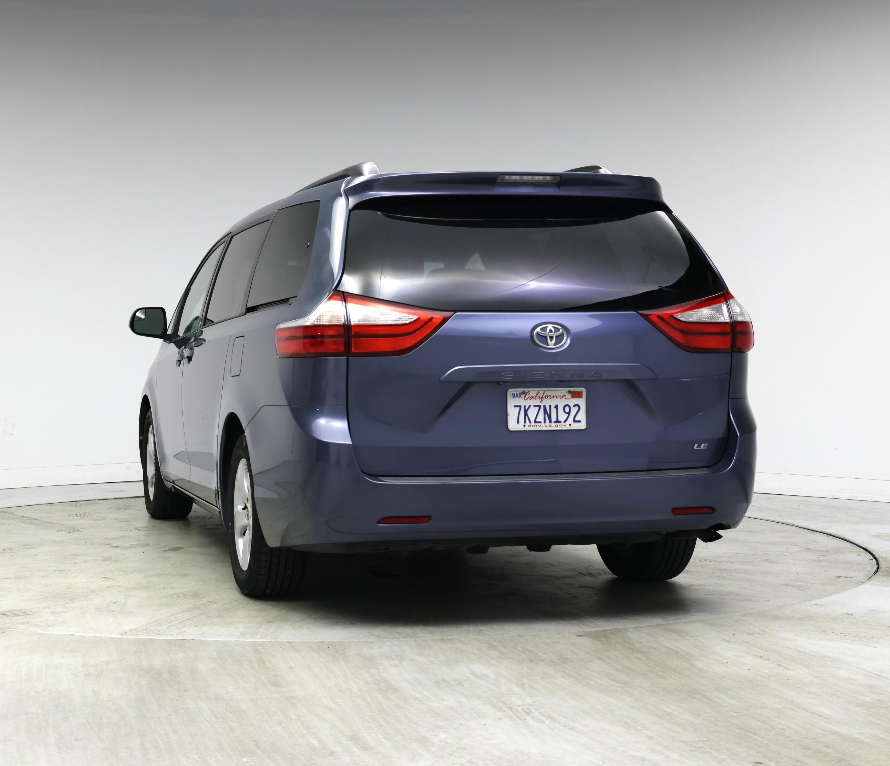 Thumbnail: 2015 Toyota Sienna - 6