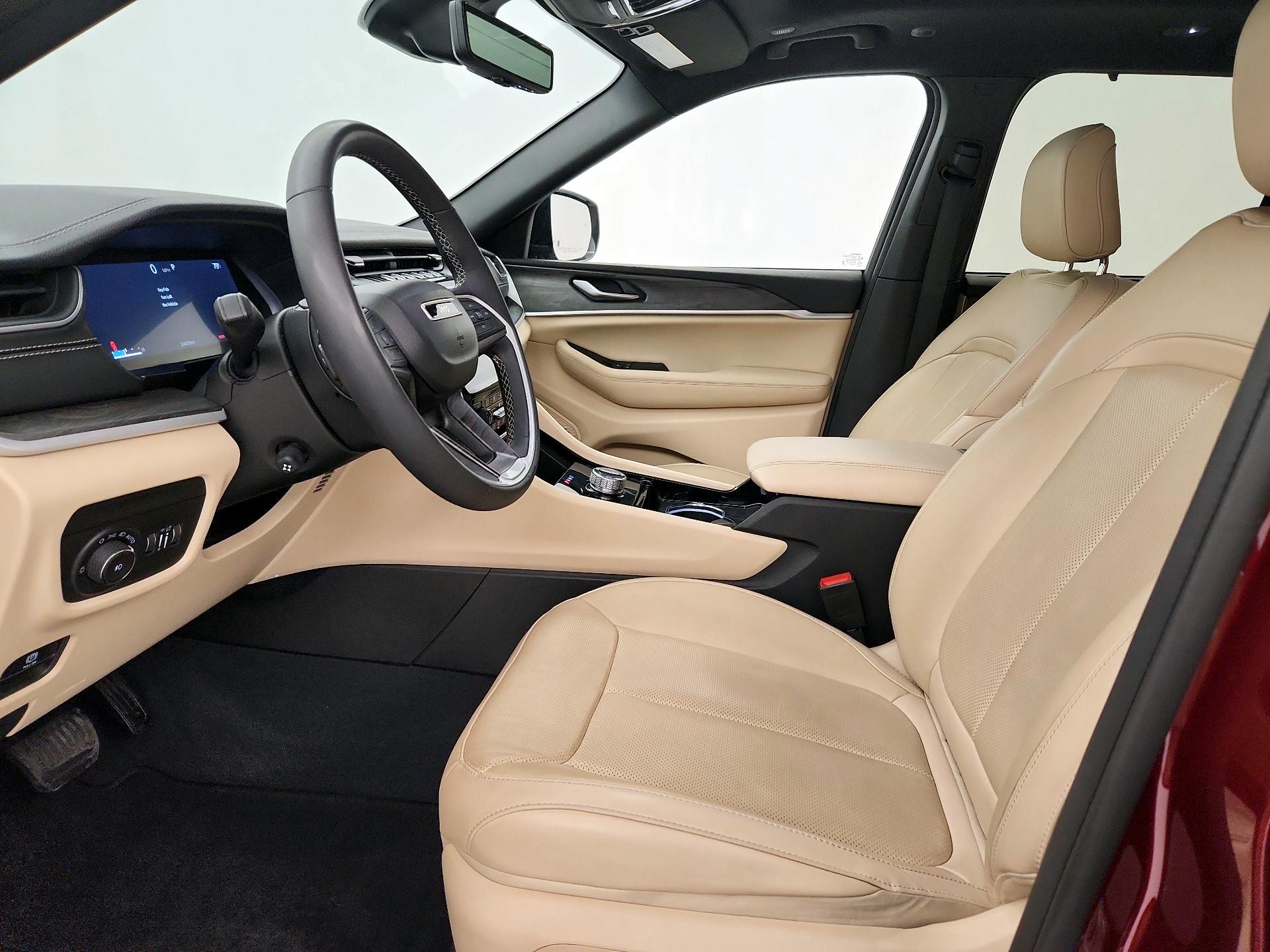 Thumbnail: 2023 Jeep Grand Cherokee - 11