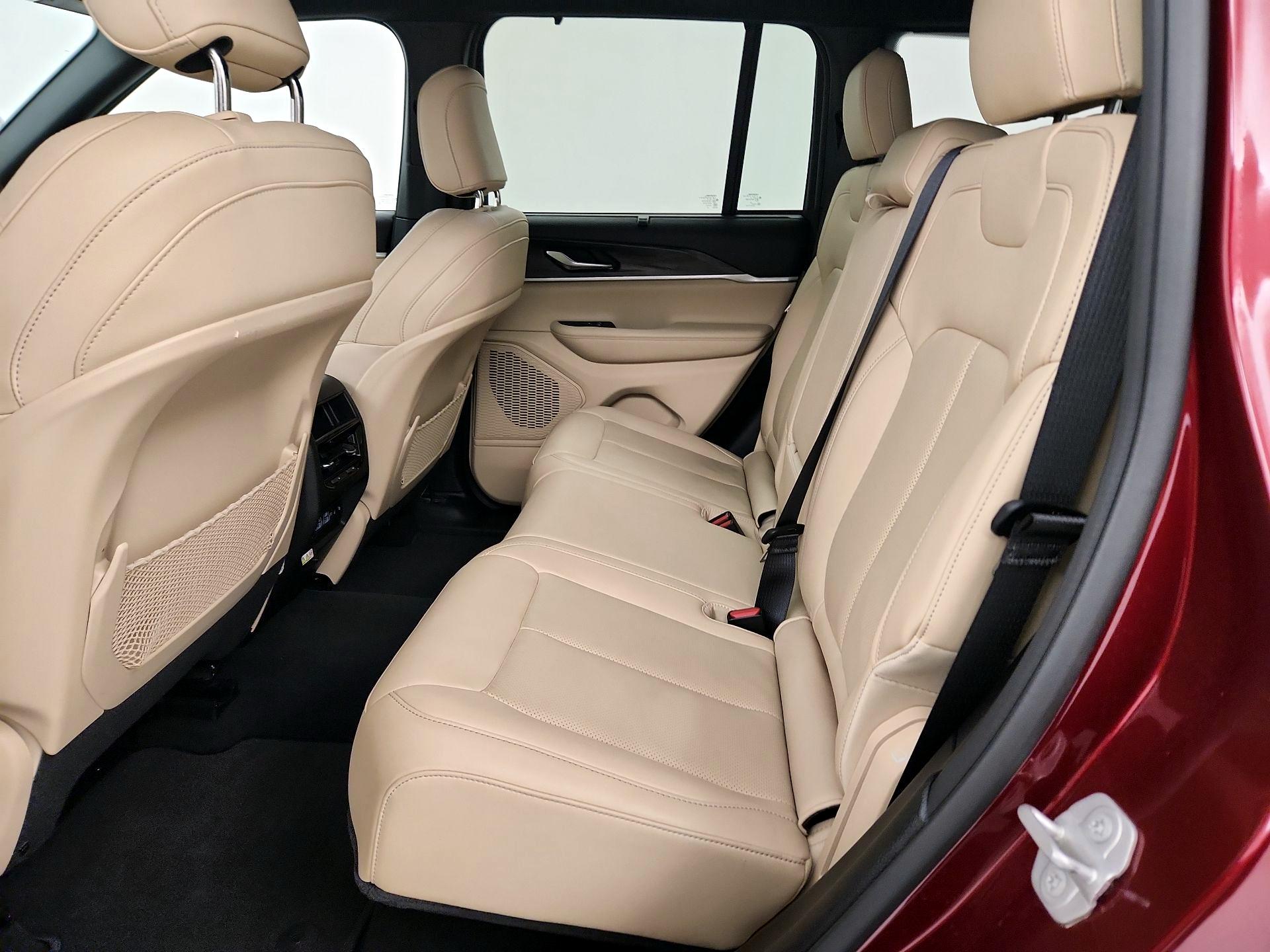 Thumbnail: 2023 Jeep Grand Cherokee - 20