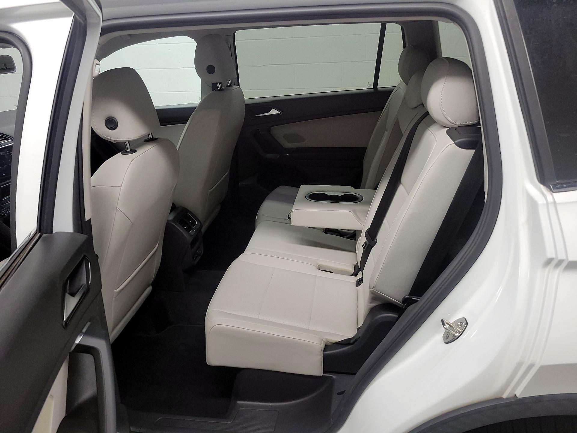Thumbnail: 2018 Volkswagen Tiguan - 17