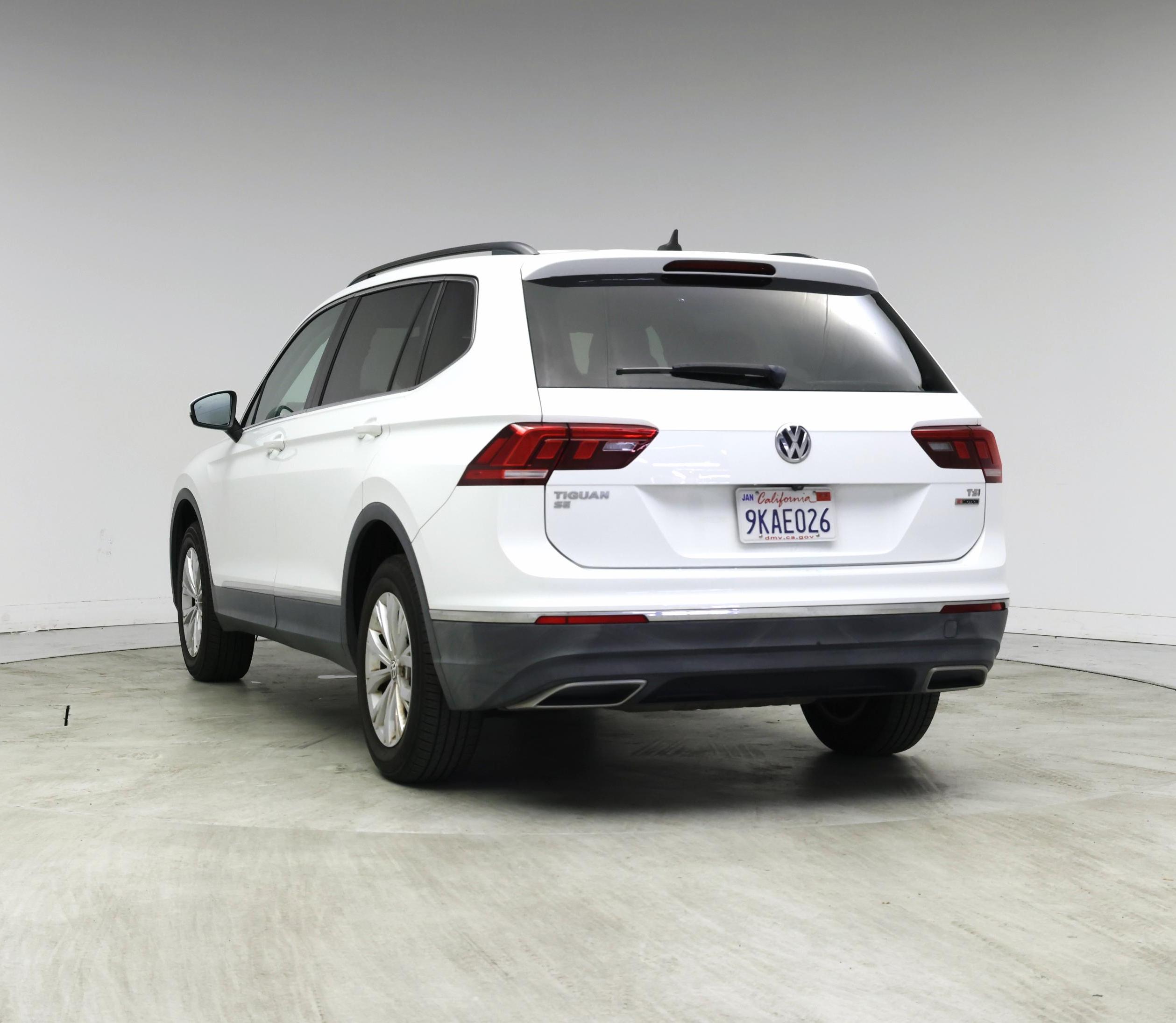 Thumbnail: 2018 Volkswagen Tiguan - 2