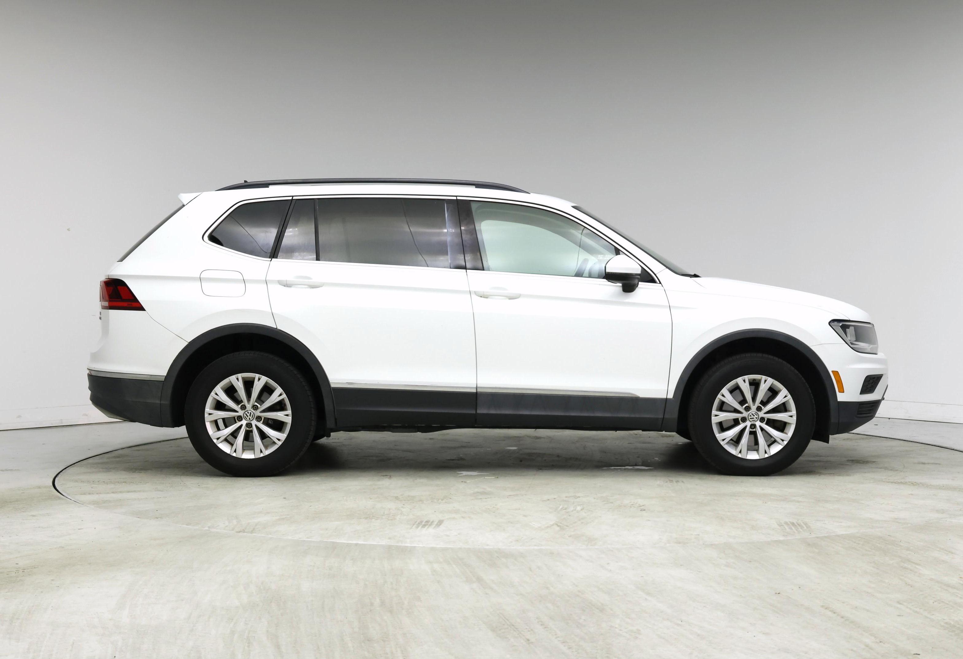 Thumbnail: 2018 Volkswagen Tiguan - 7