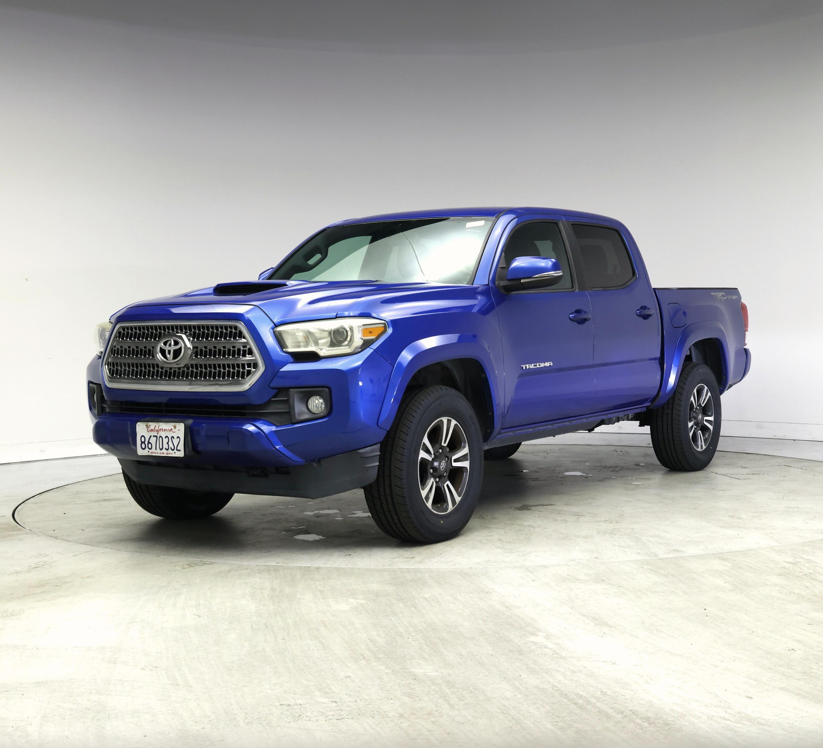 Thumbnail: 2016 Toyota Tacoma - 4