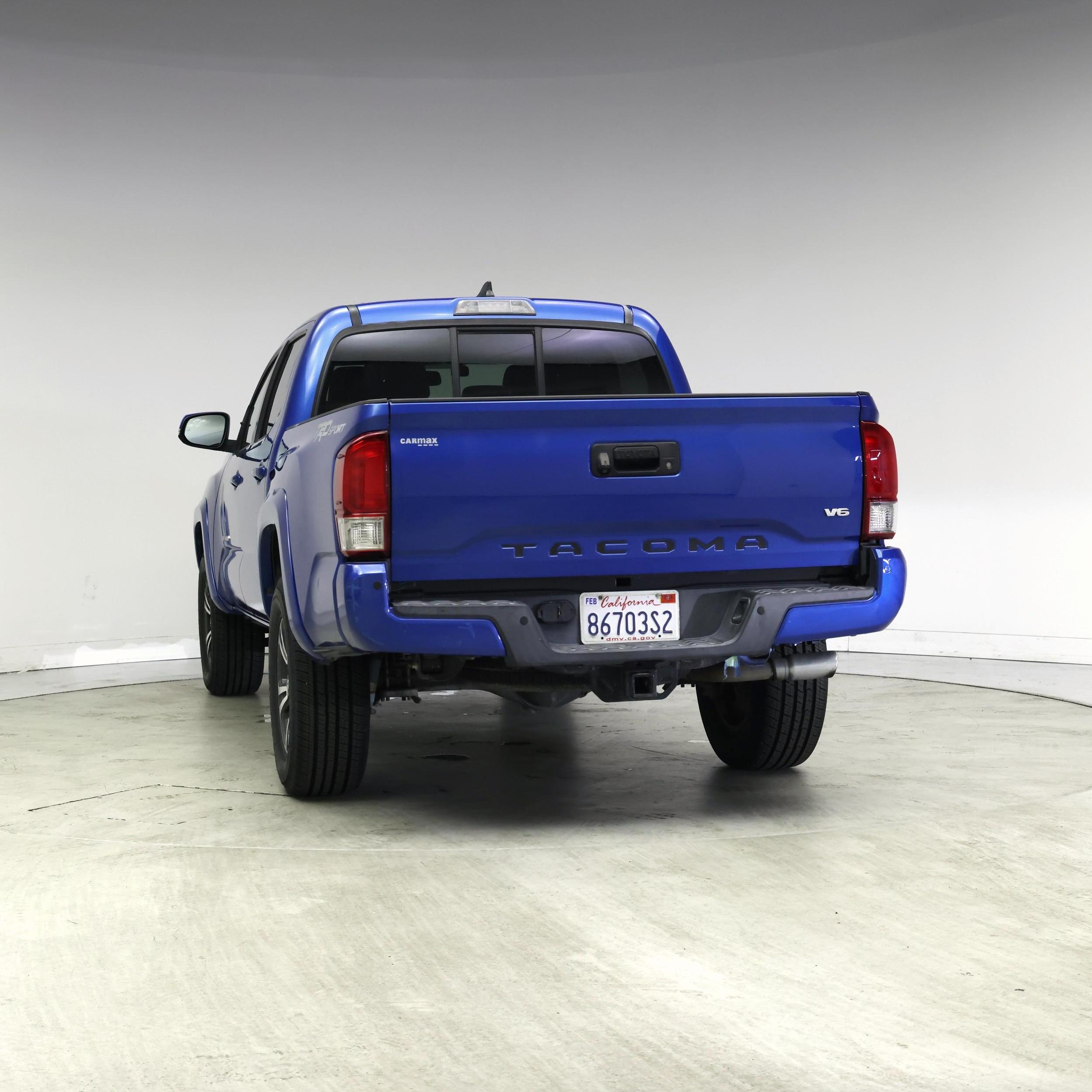 Thumbnail: 2016 Toyota Tacoma - 6