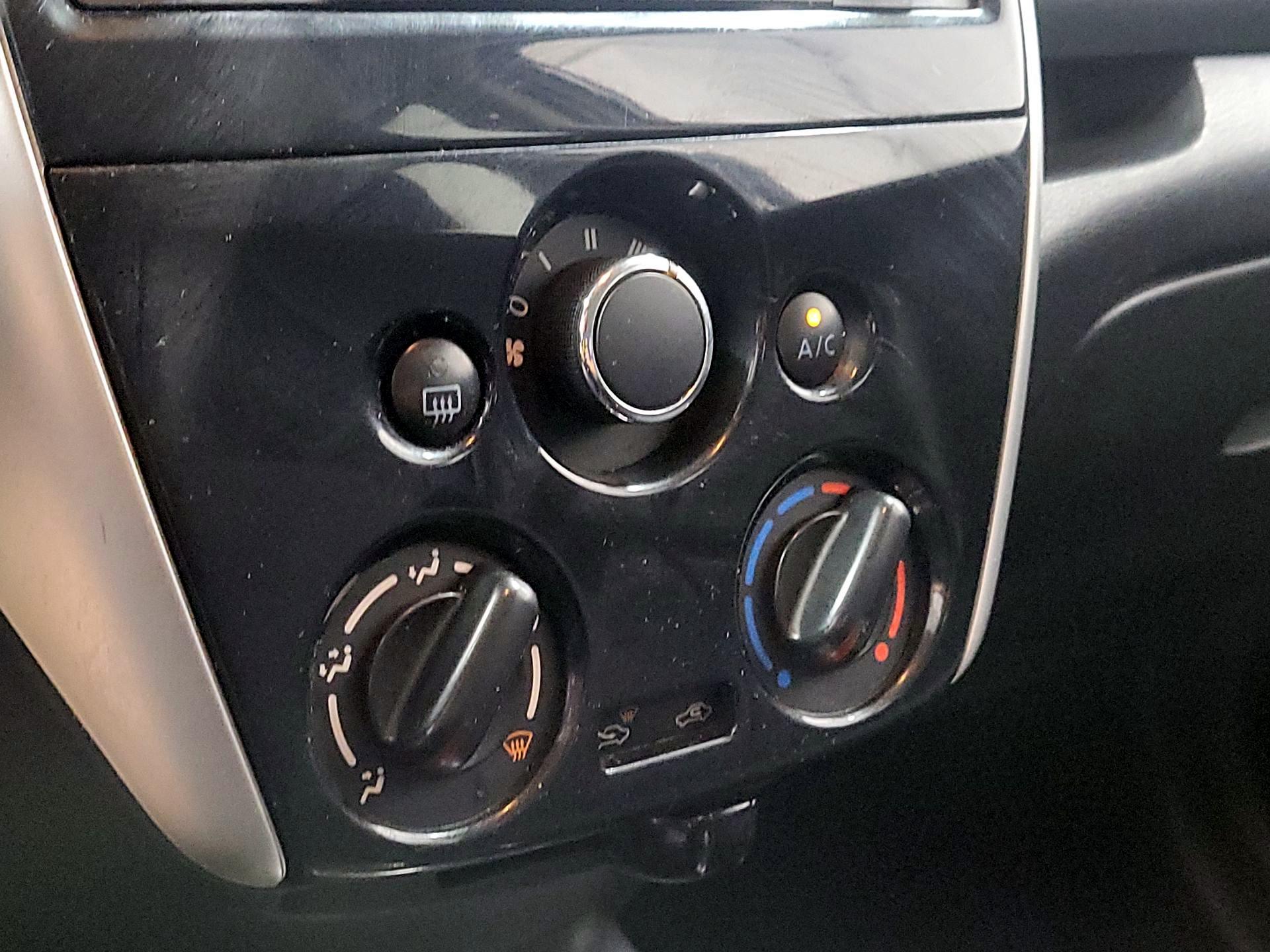 Thumbnail: 2017 Nissan Versa Note - 14