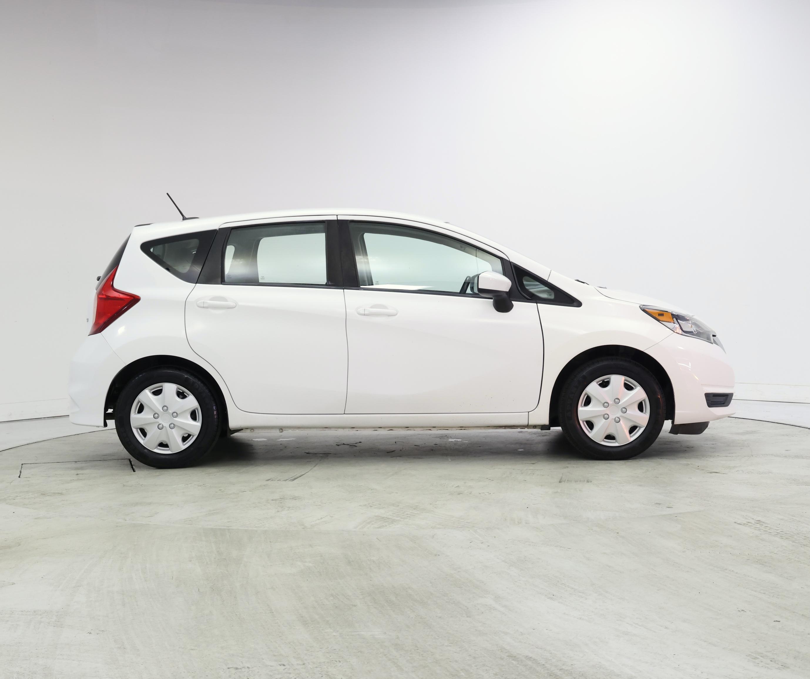 Thumbnail: 2017 Nissan Versa Note - 7