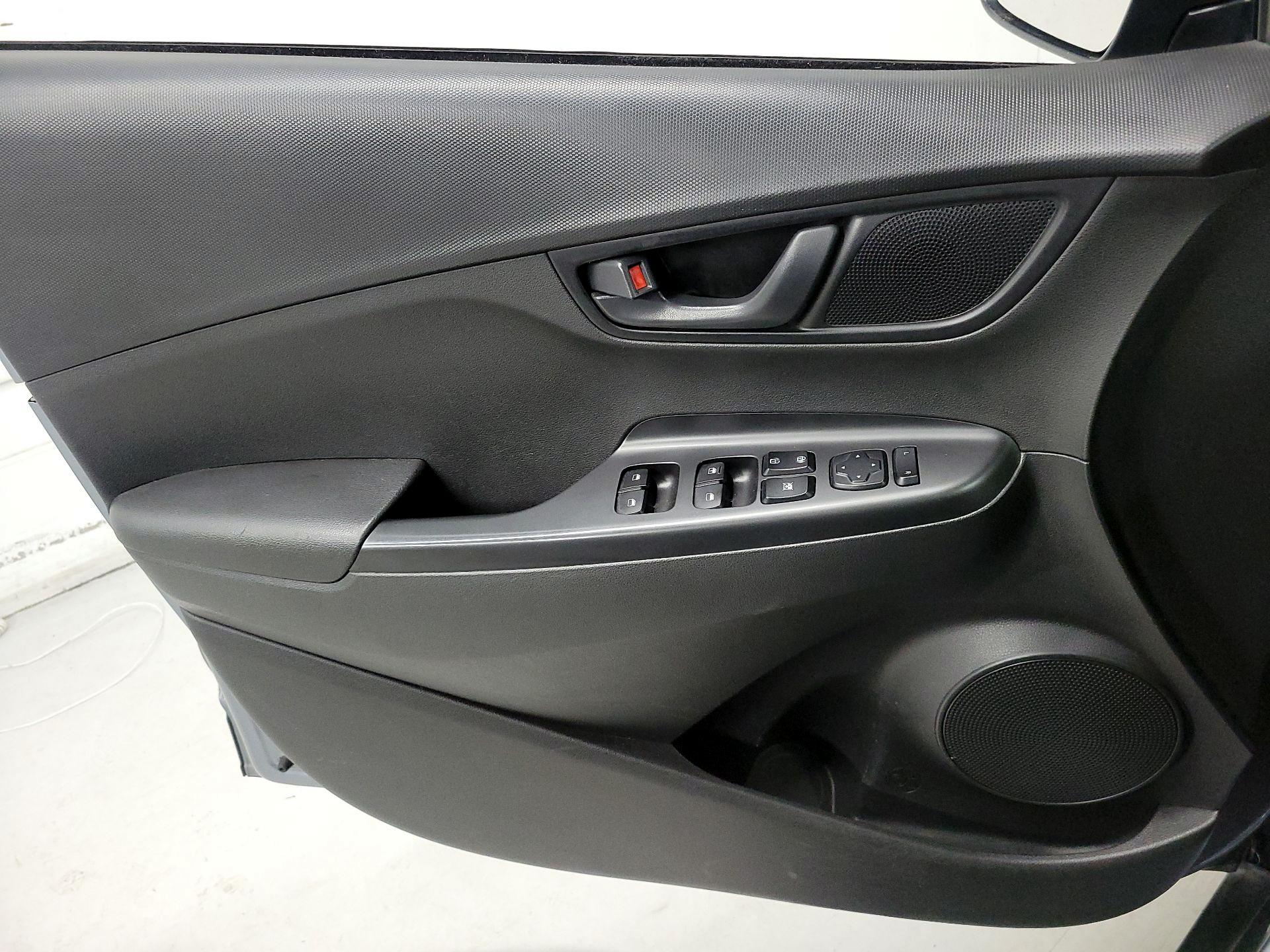 Thumbnail: 2020 Hyundai Kona - 12