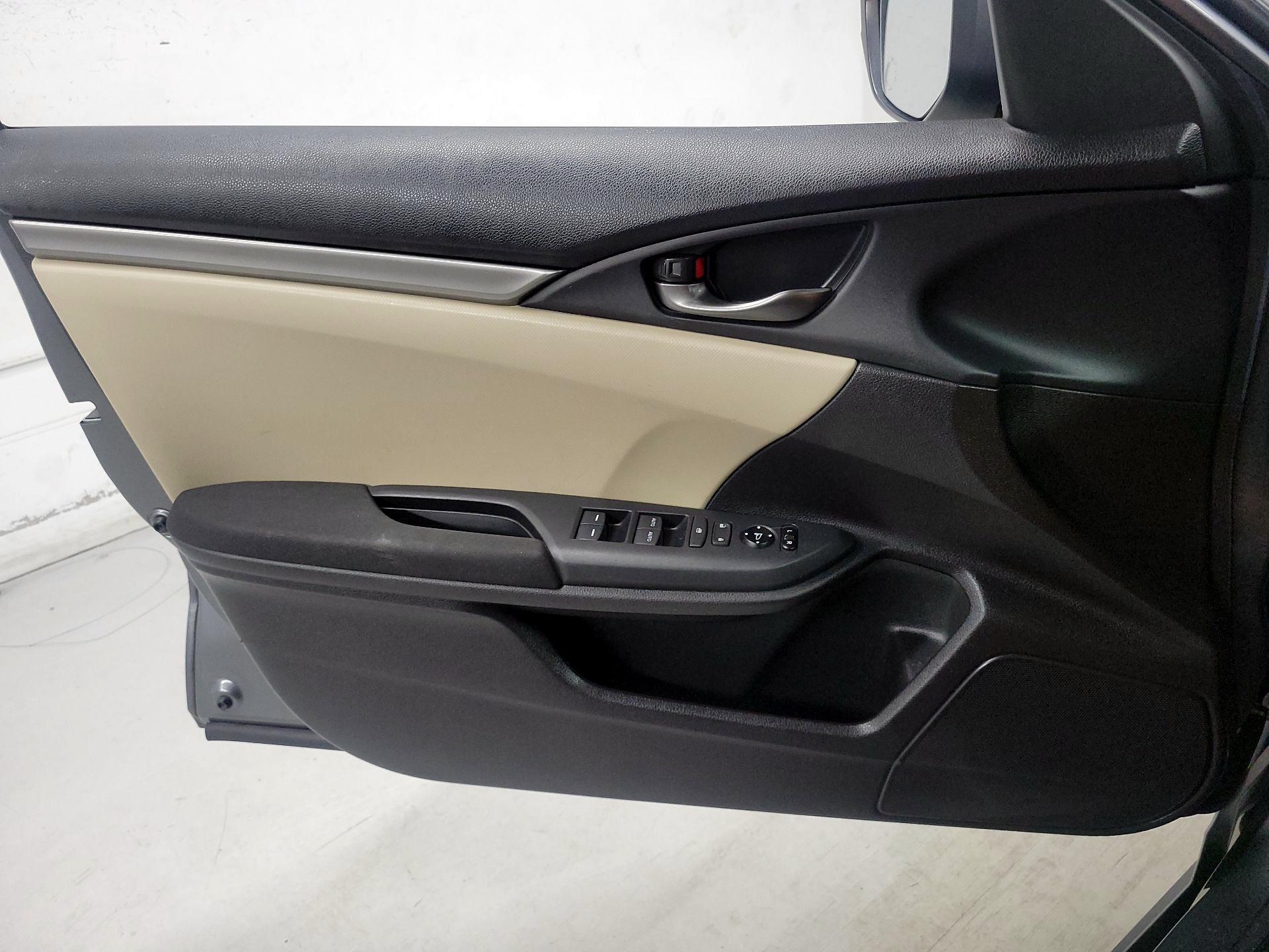 Thumbnail: 2017 Honda Civic - 12