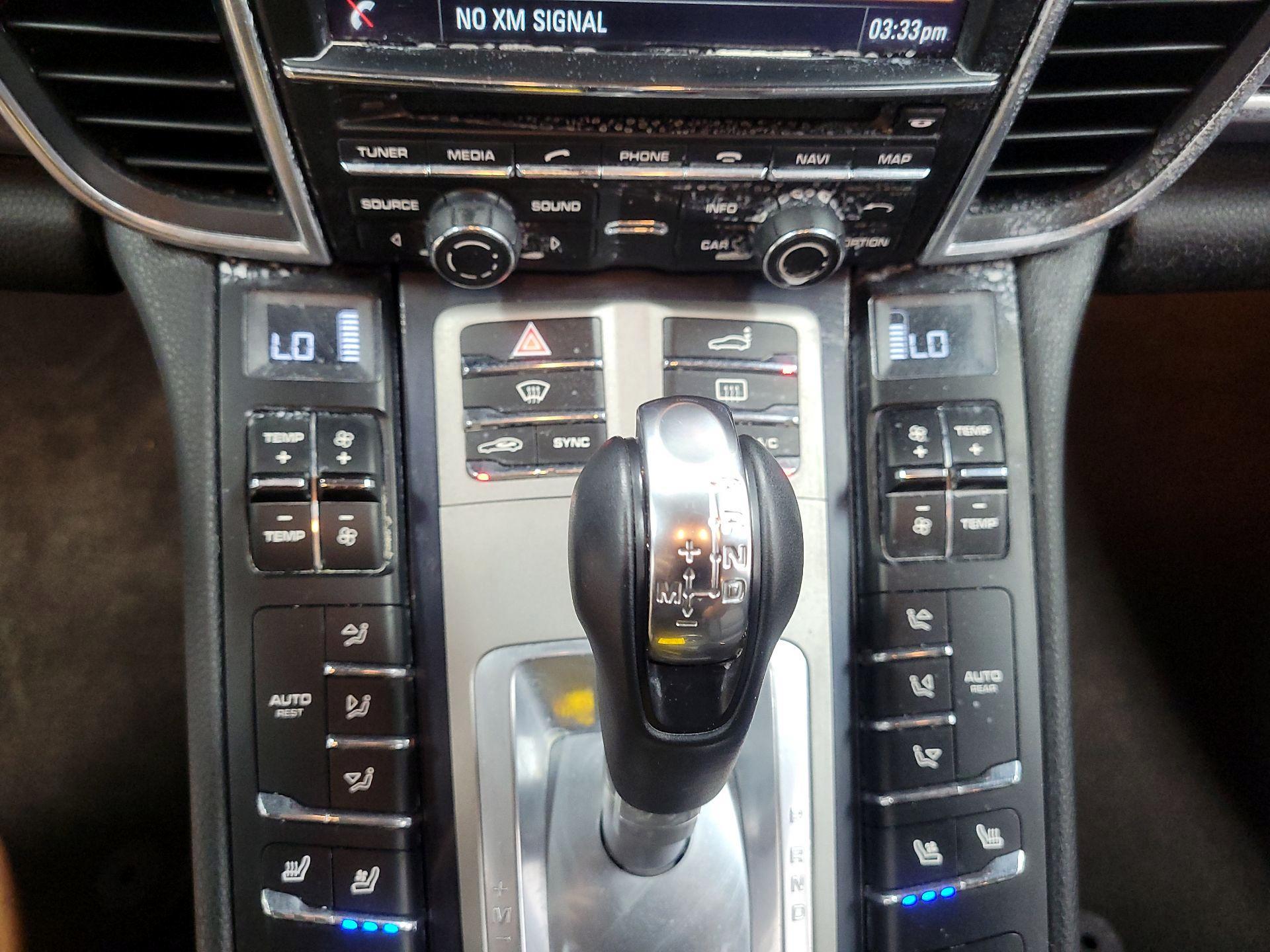 Thumbnail: 2014 Porsche Panamera - 15