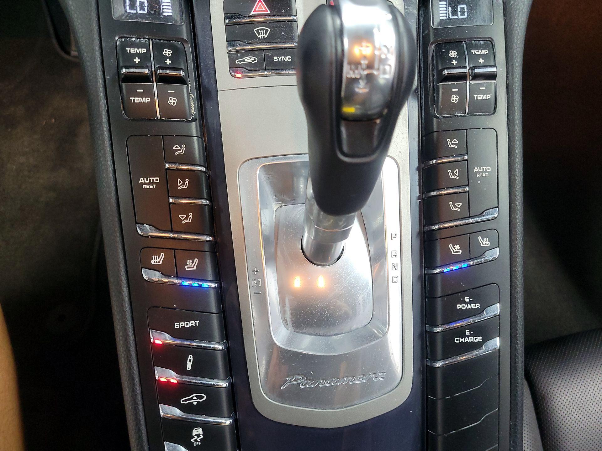 Thumbnail: 2014 Porsche Panamera - 16