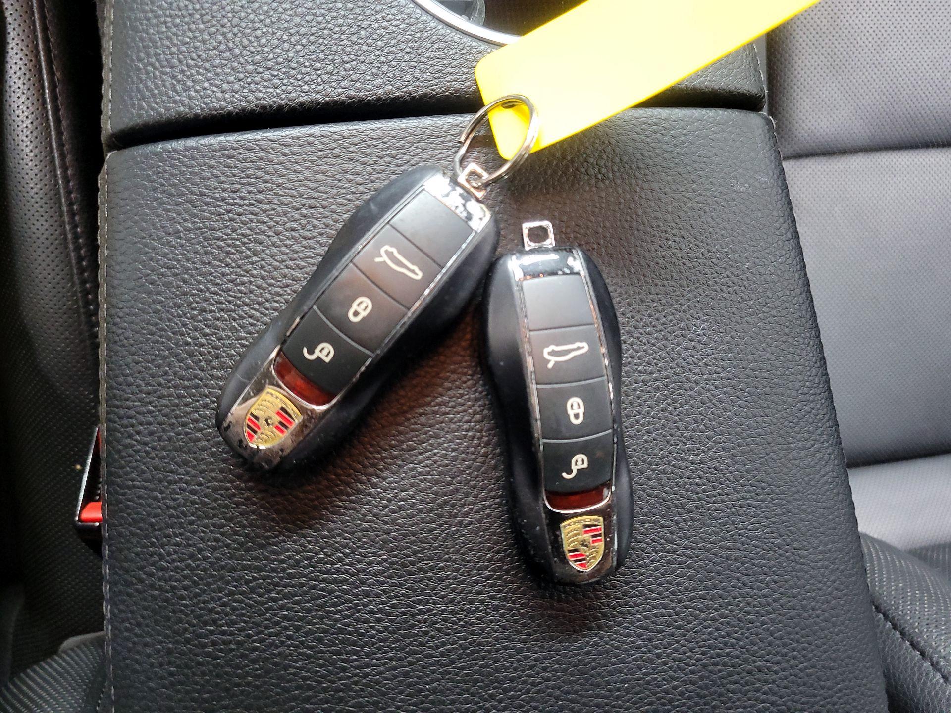 Thumbnail: 2014 Porsche Panamera - 20