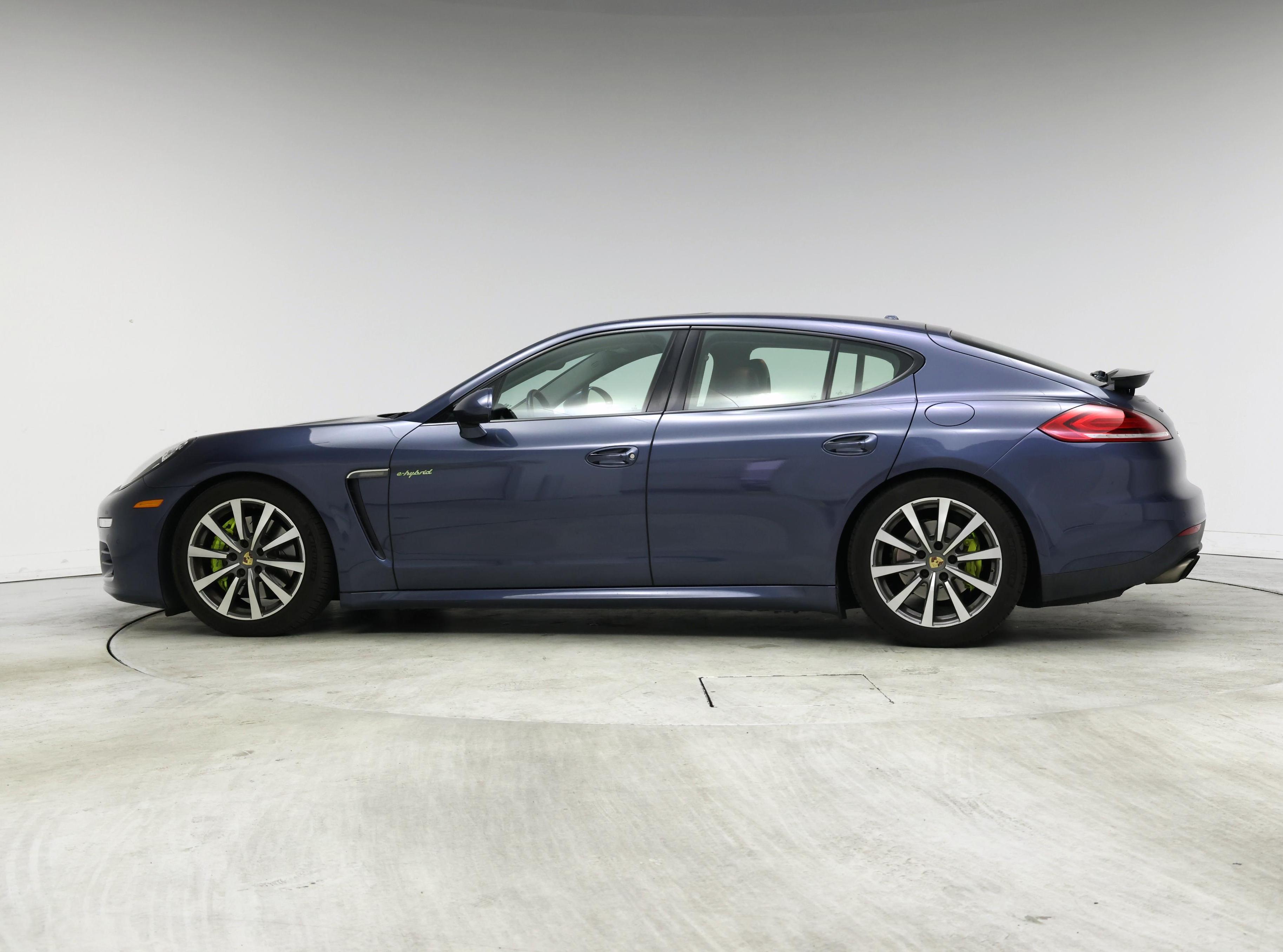 Thumbnail: 2014 Porsche Panamera - 3