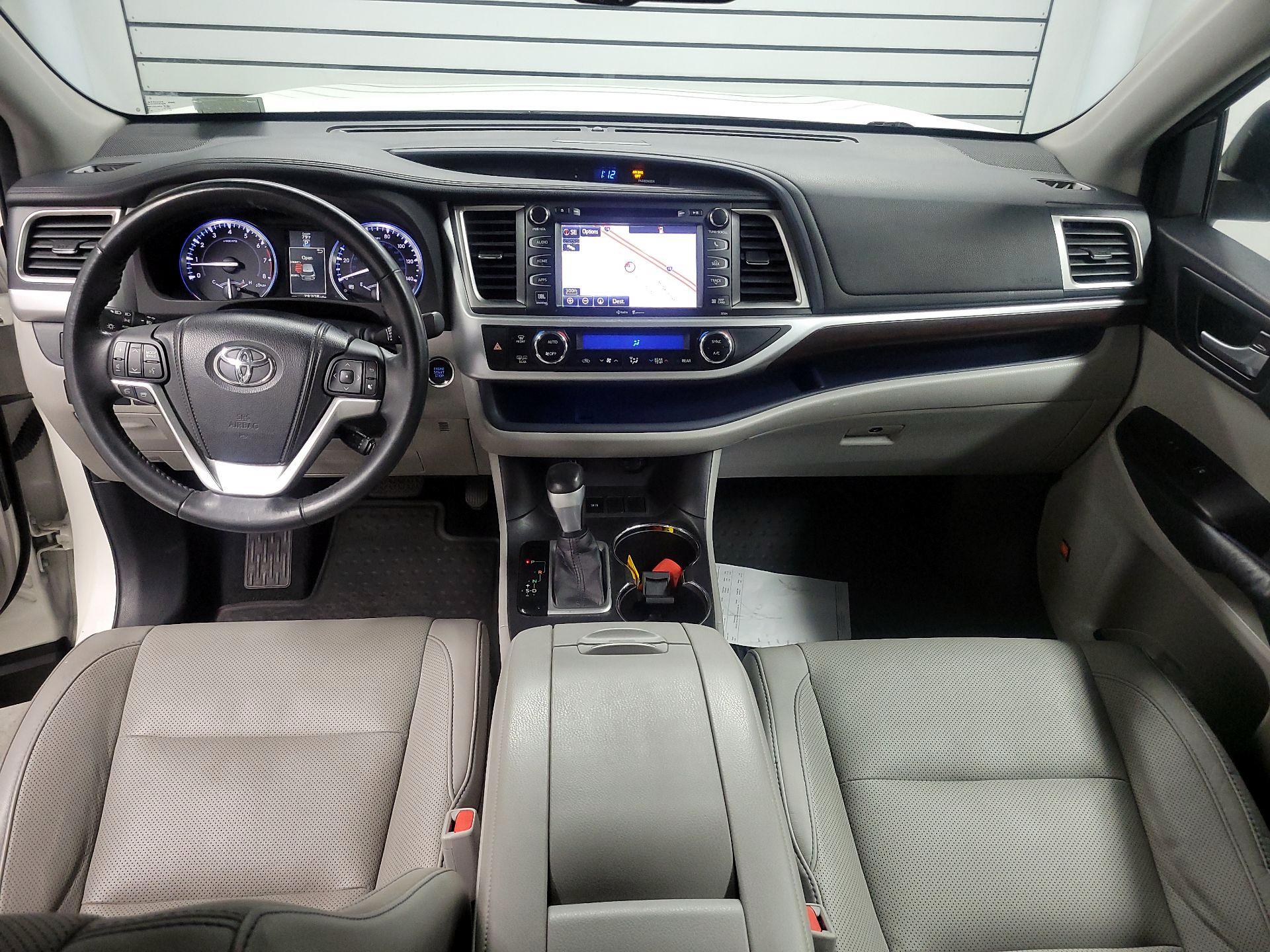 Thumbnail: 2015 Toyota Highlander - 9