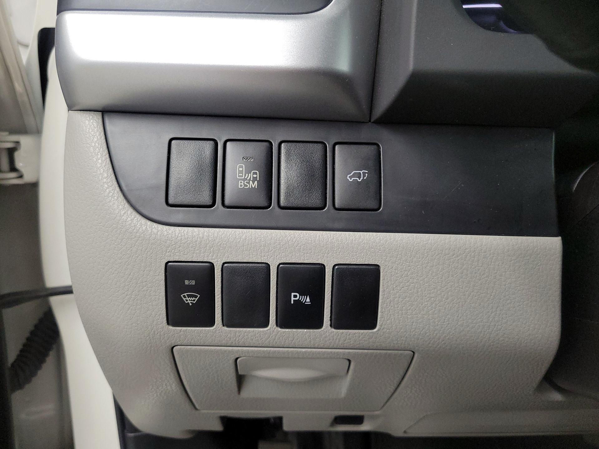 Thumbnail: 2015 Toyota Highlander - 13