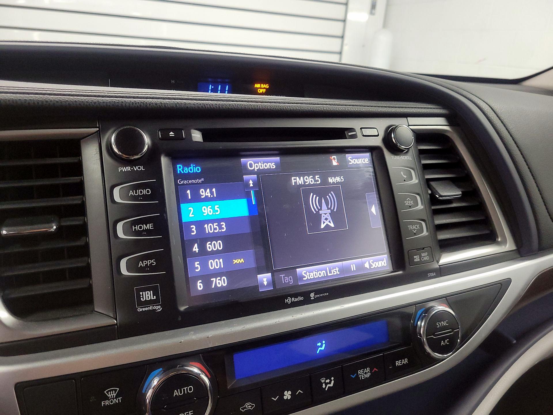 Thumbnail: 2015 Toyota Highlander - 16