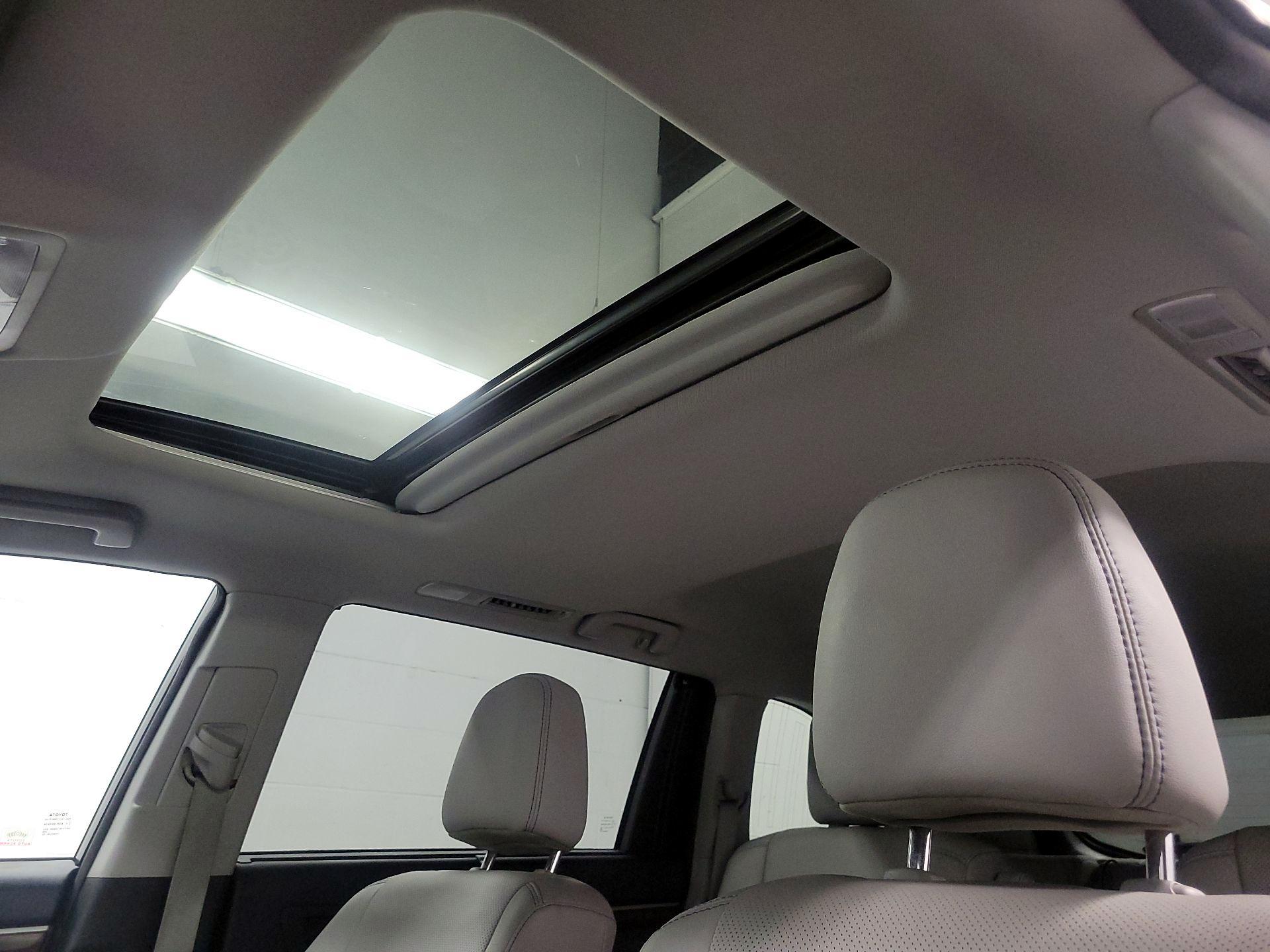 Thumbnail: 2015 Toyota Highlander - 20