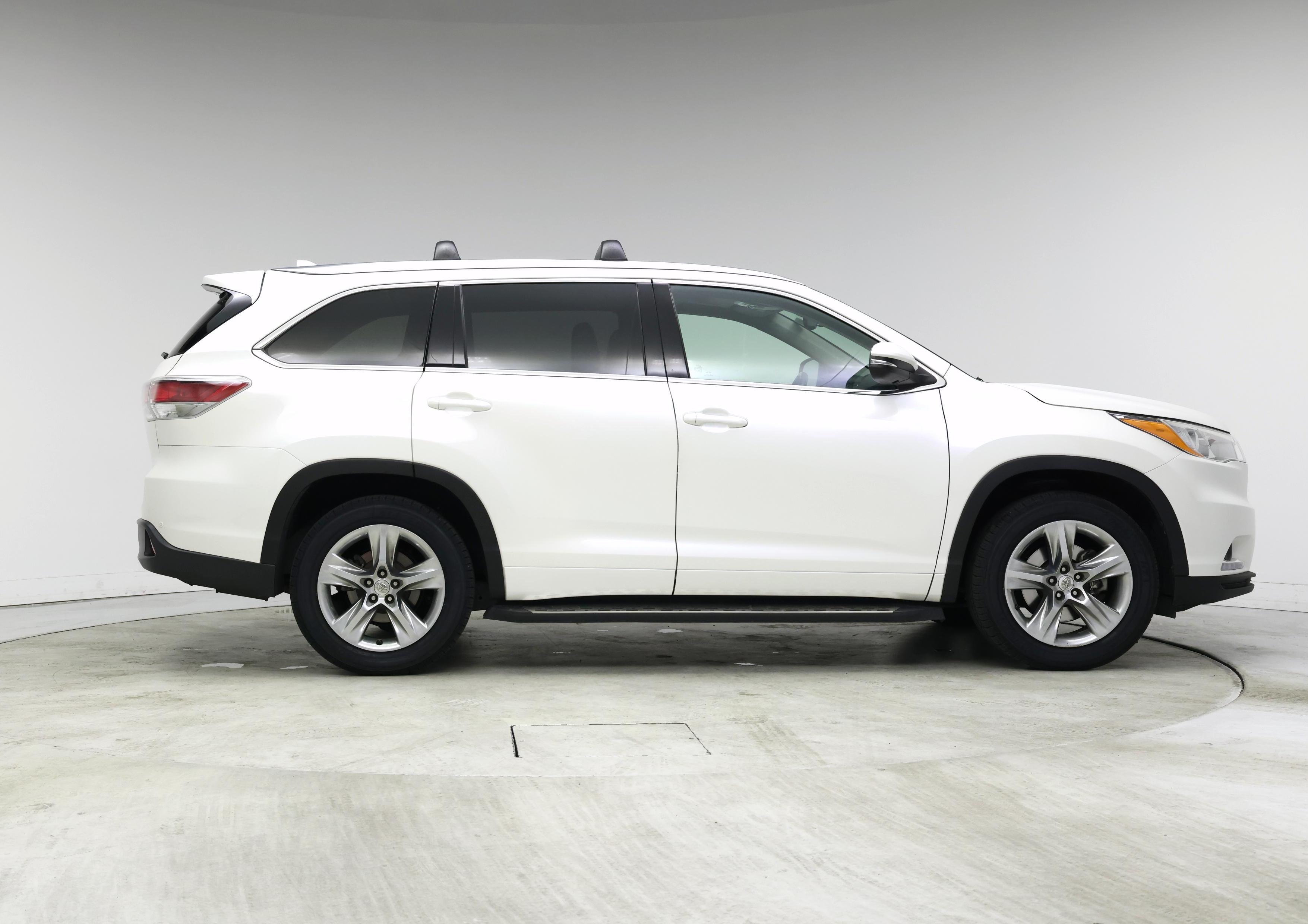 Thumbnail: 2015 Toyota Highlander - 7