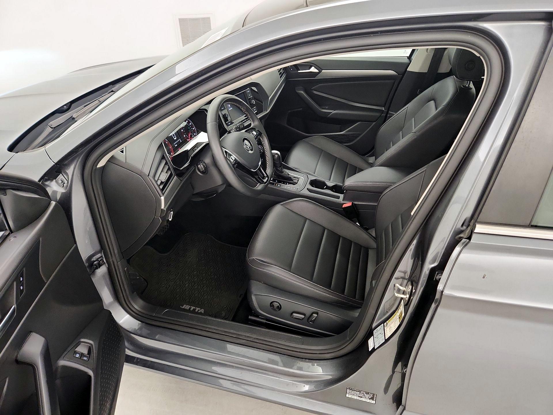 Thumbnail: 2021 Volkswagen Jetta - 11