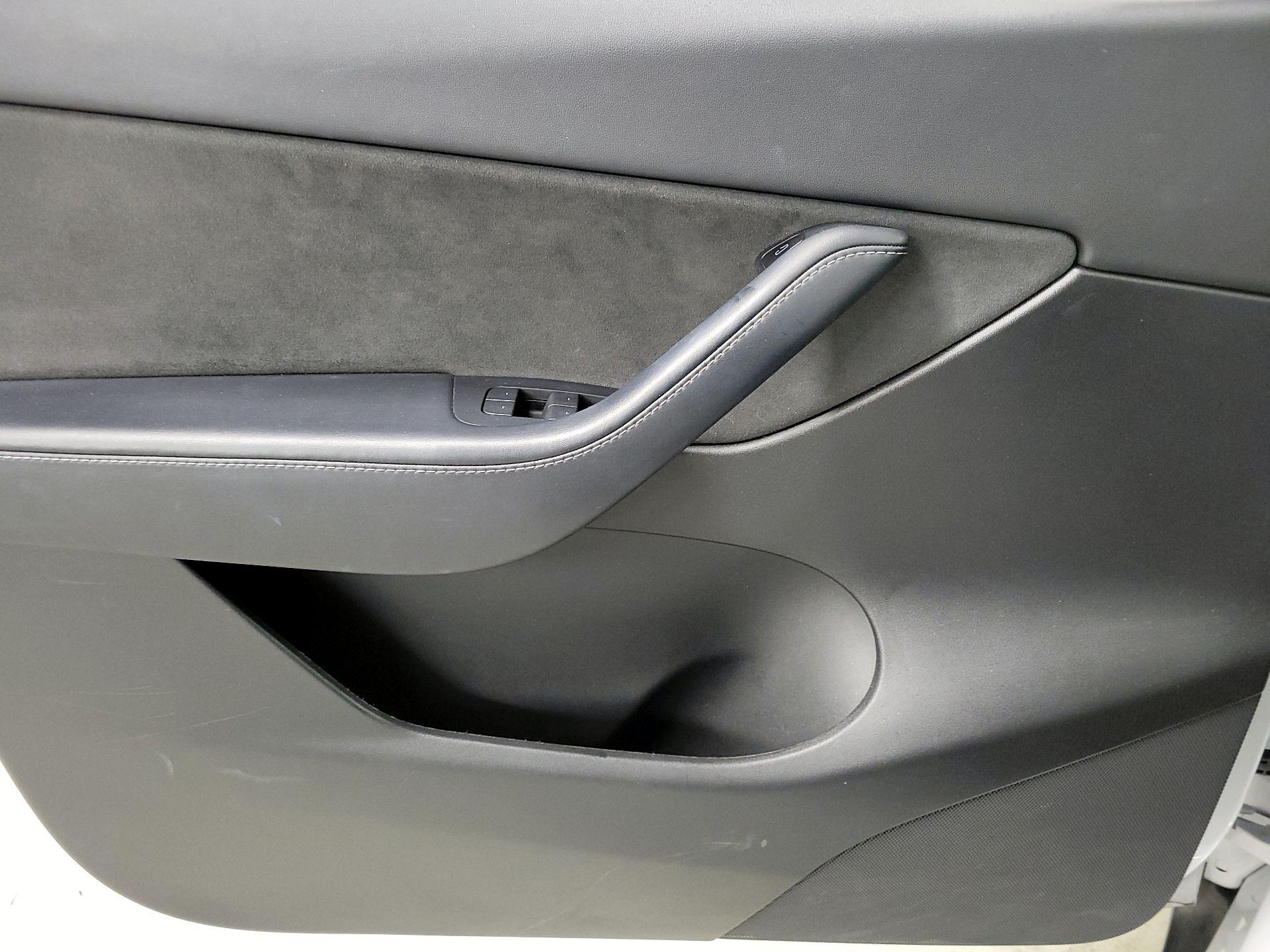 Thumbnail: 2022 Tesla Model Y - 12