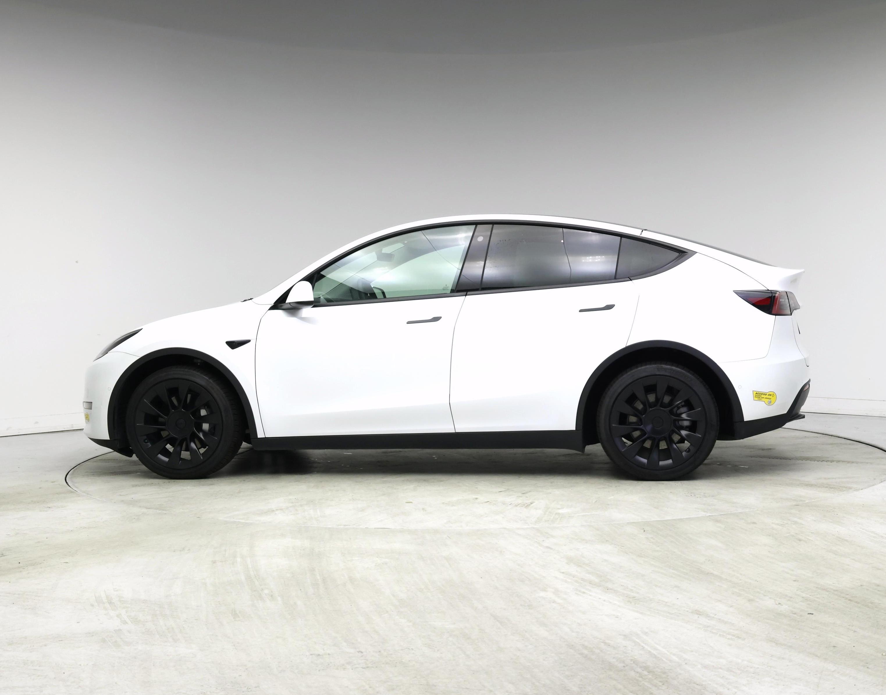 Thumbnail: 2022 Tesla Model Y - 3