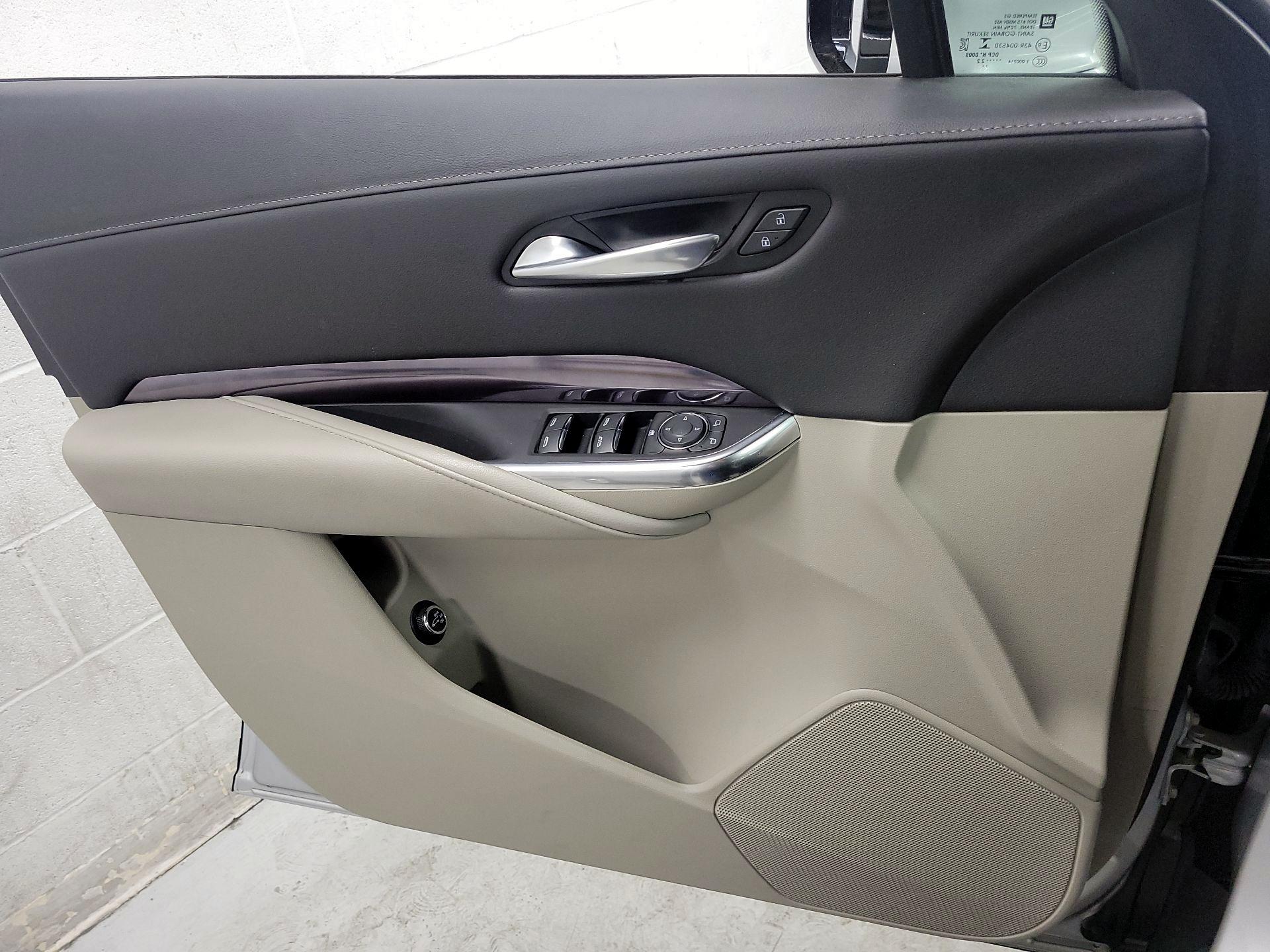 Thumbnail: 2022 Cadillac XT4 - 12