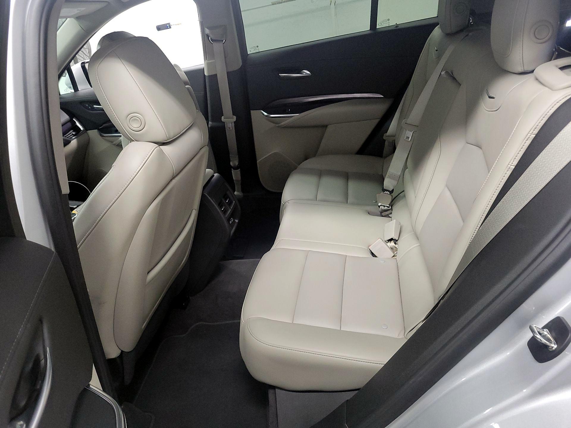 Thumbnail: 2022 Cadillac XT4 - 19