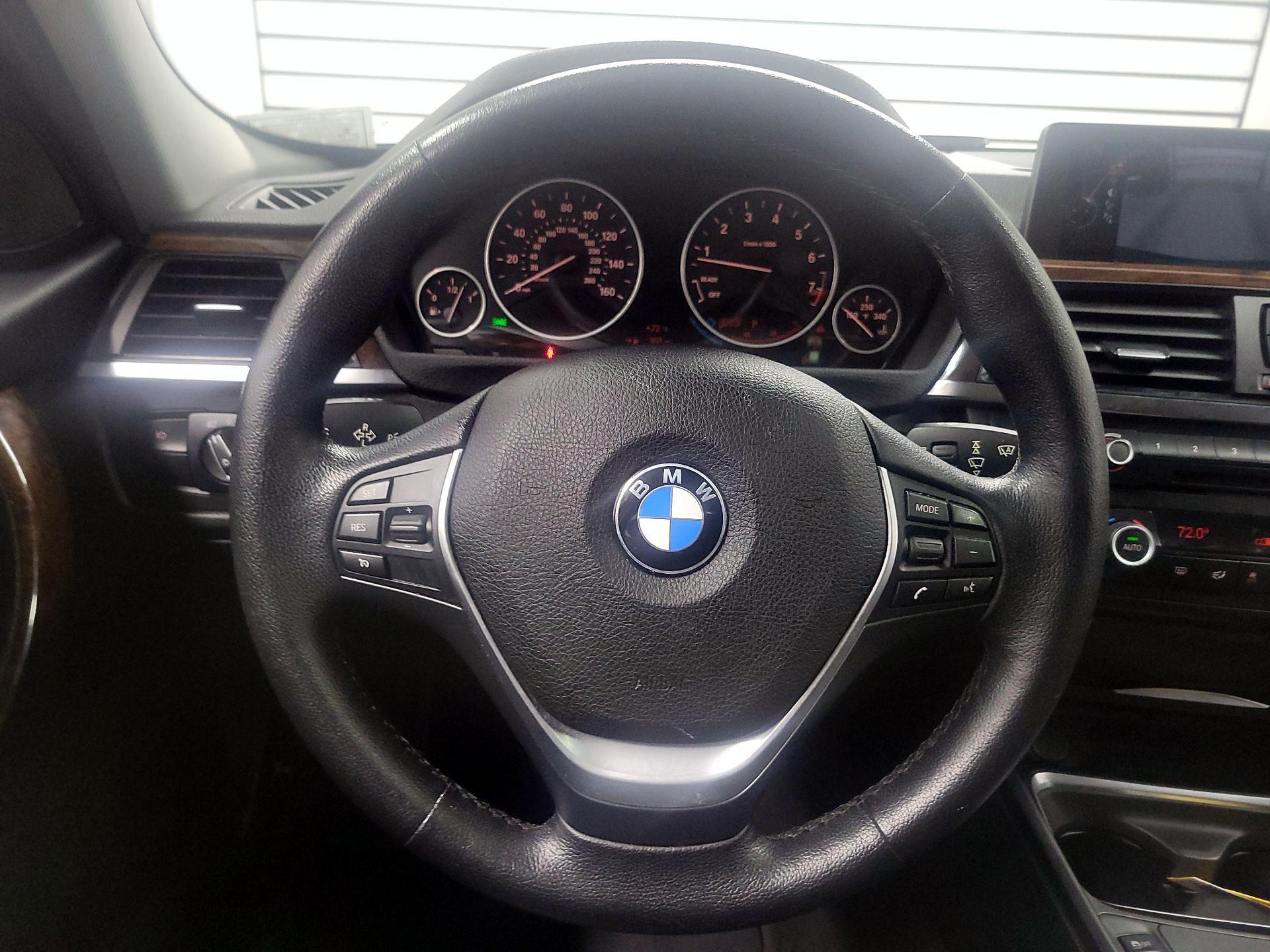 Thumbnail: 2015 BMW 3 Series - 10