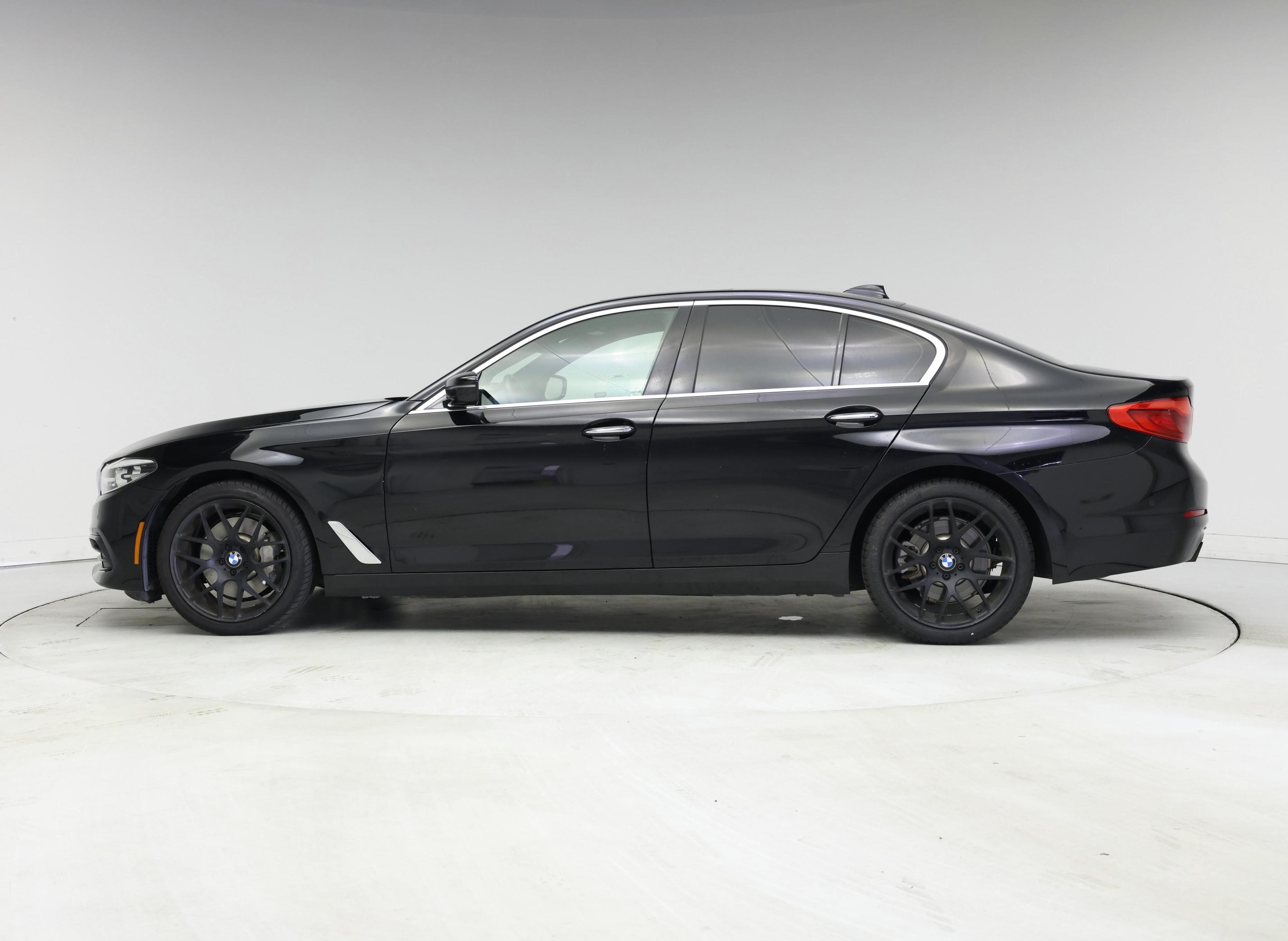 Thumbnail: 2017 BMW 5 Series - 3
