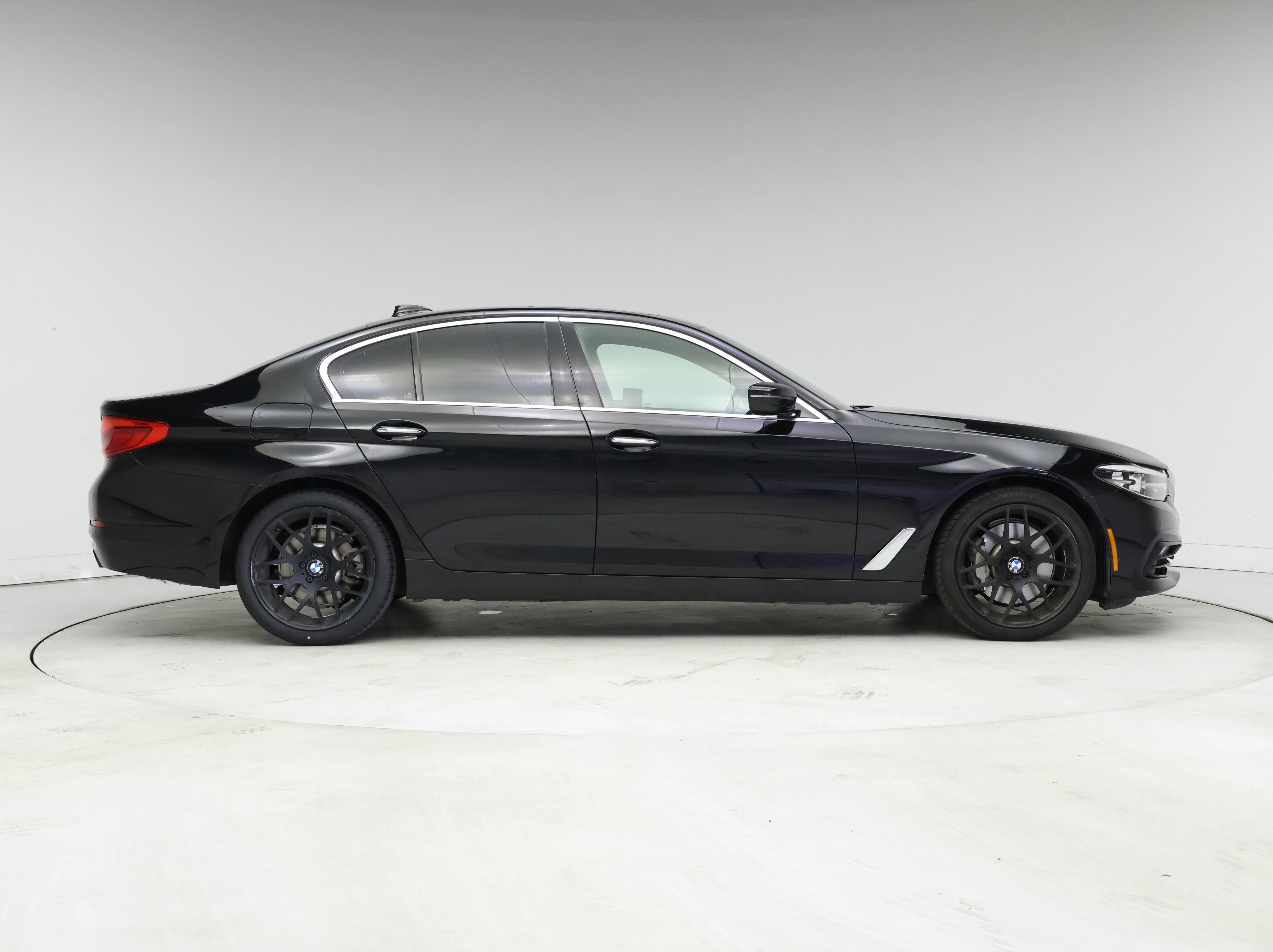 Thumbnail: 2017 BMW 5 Series - 7