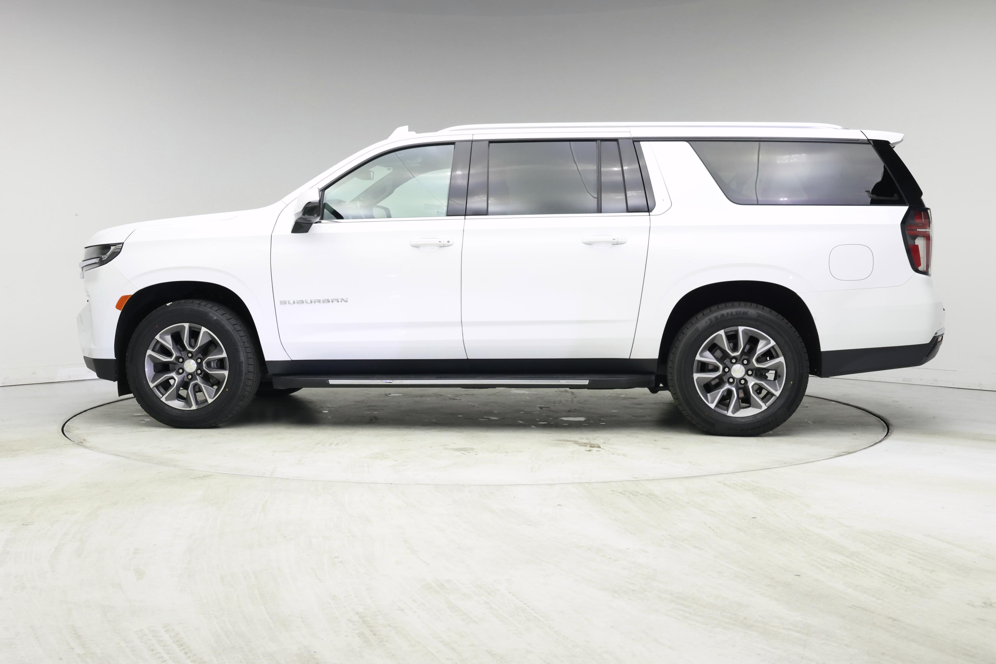 Thumbnail: 2021 Chevrolet Suburban - 3