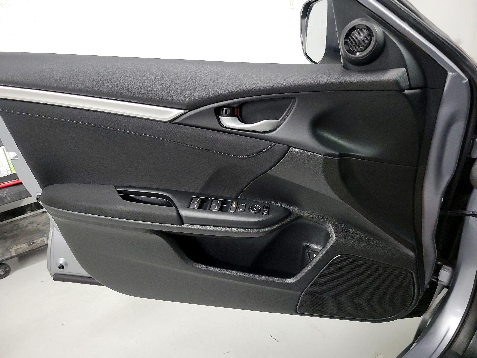 Thumbnail: 2016 Honda Civic - 12