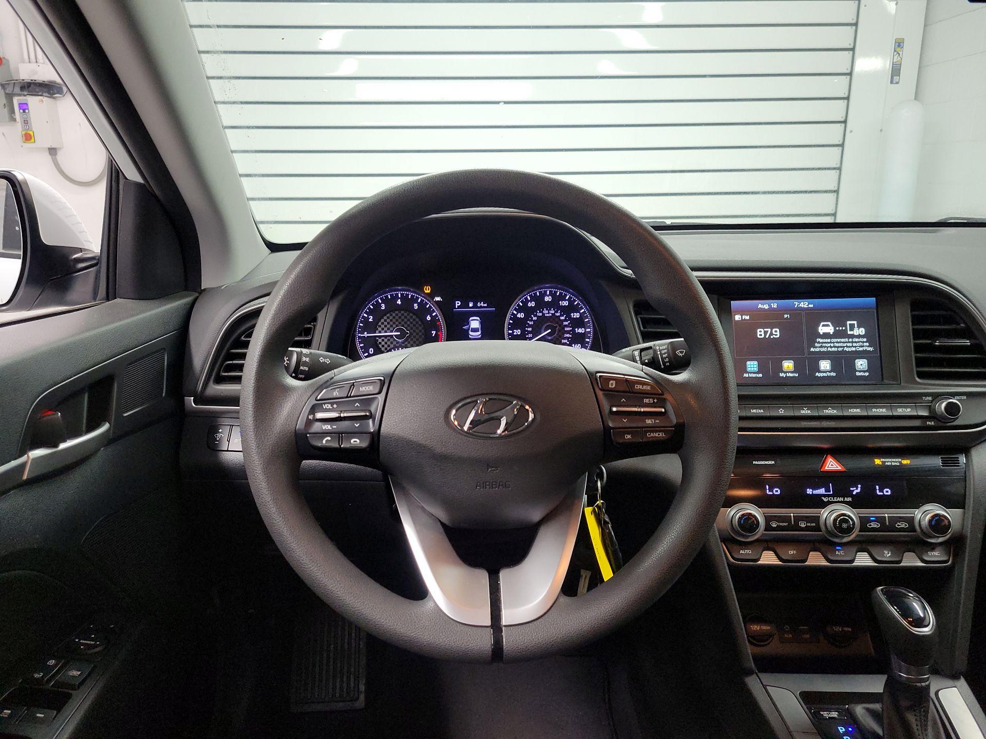 Thumbnail: 2020 Hyundai Elantra - 10