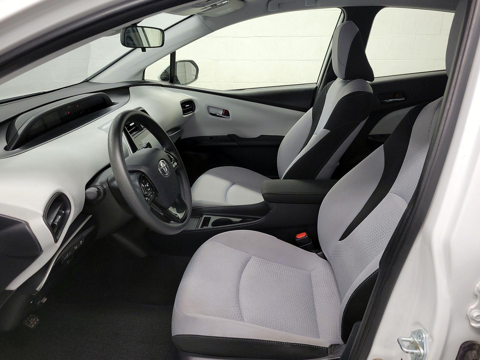 Thumbnail: 2021 Toyota Prius - 11