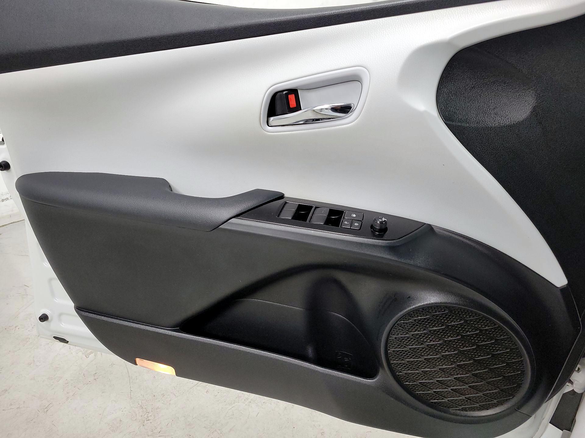Thumbnail: 2021 Toyota Prius - 12