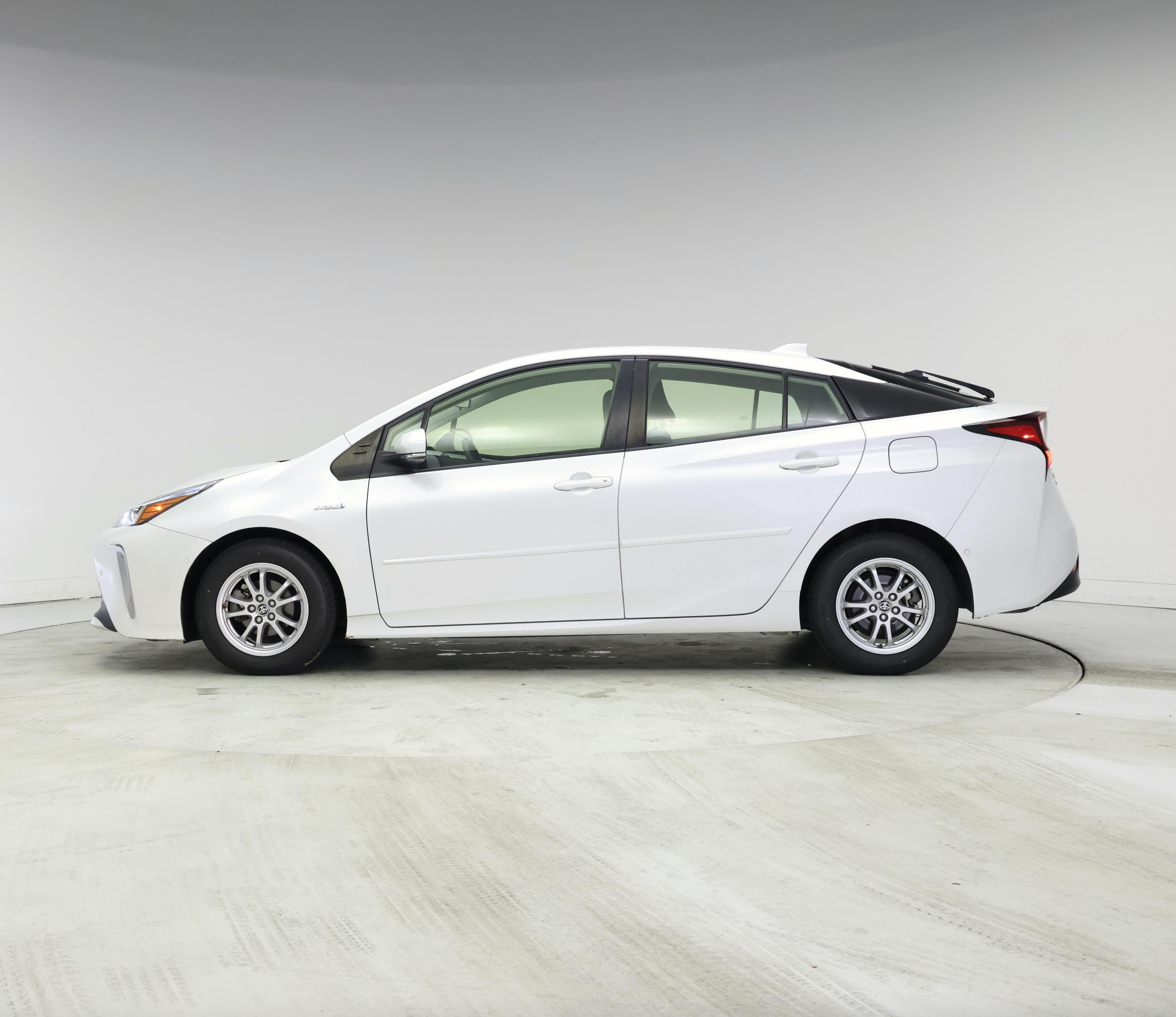 Thumbnail: 2021 Toyota Prius - 3