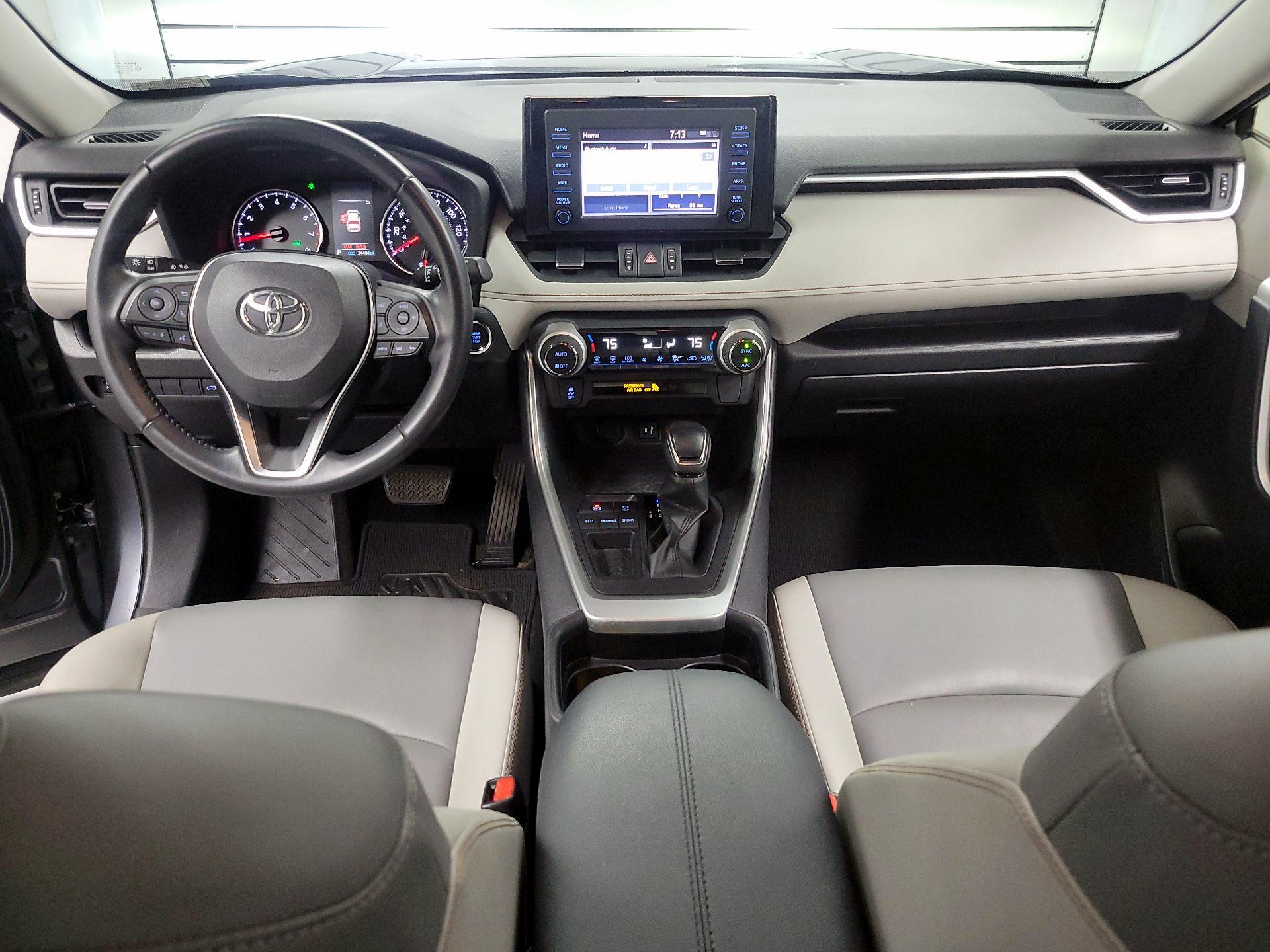 Thumbnail: 2019 Toyota RAV4 - 9