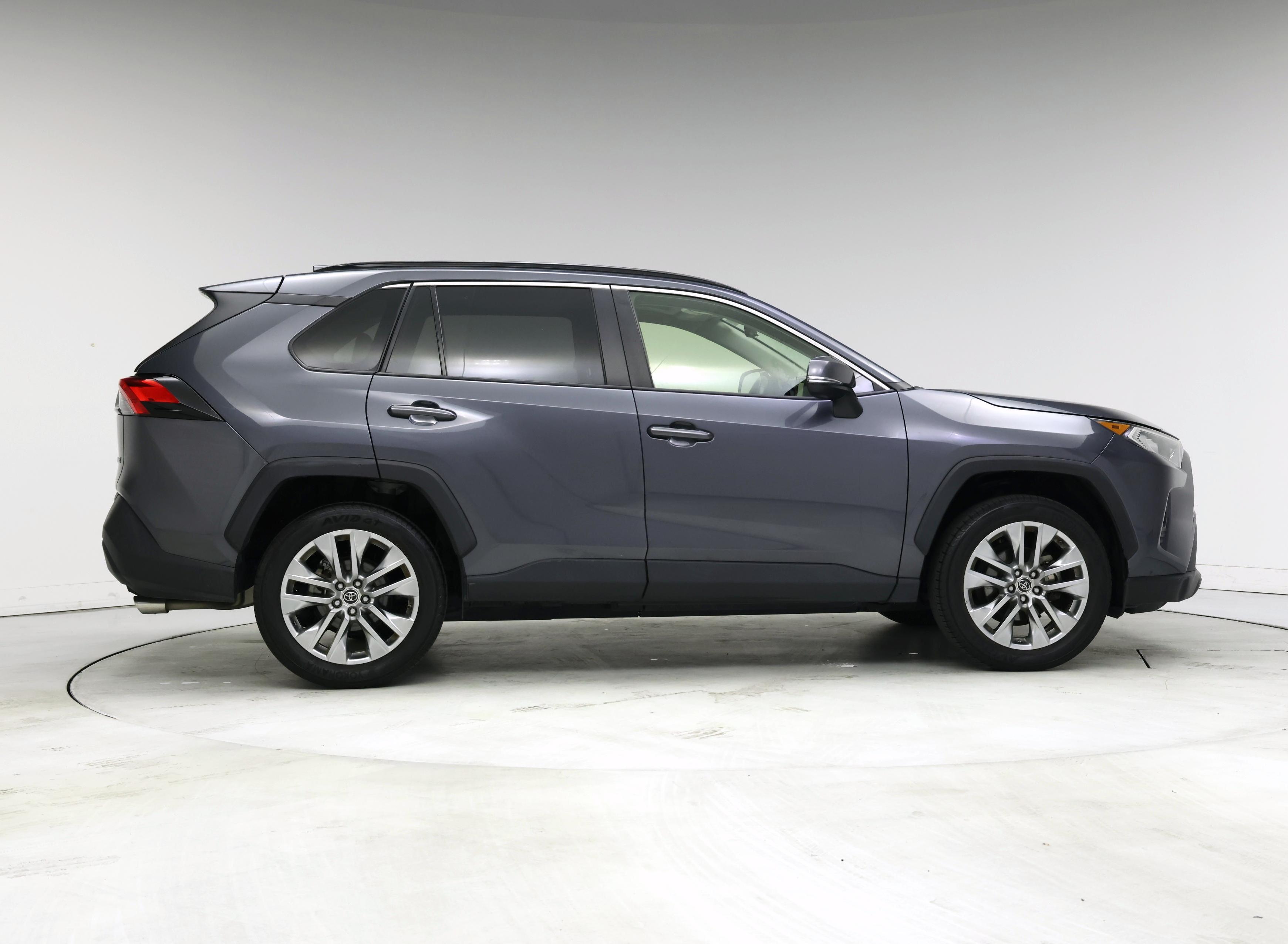 Thumbnail: 2019 Toyota RAV4 - 7