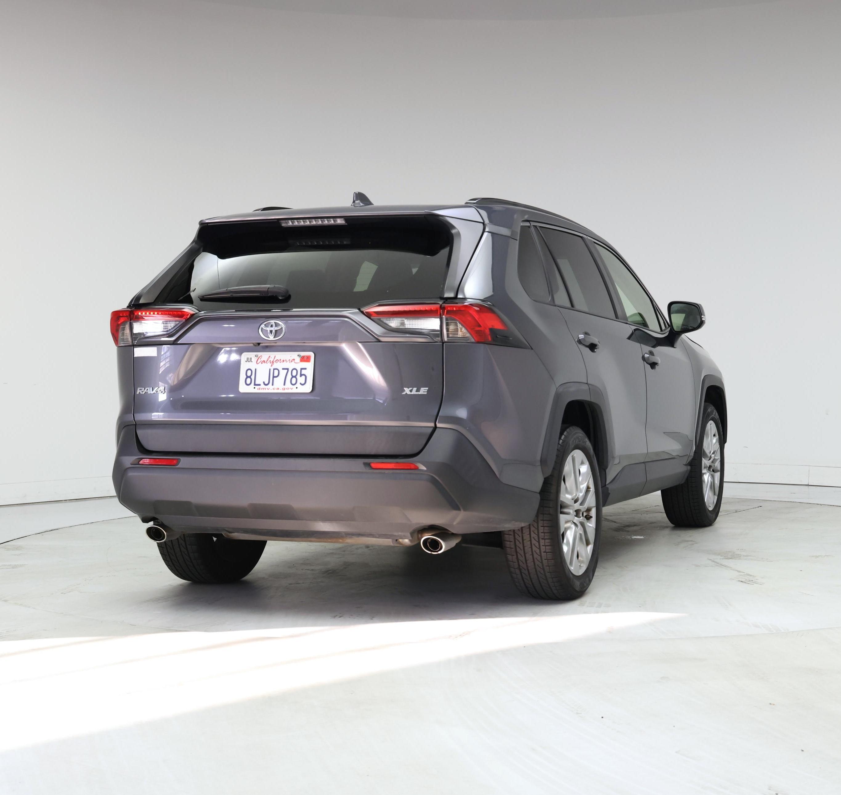 Thumbnail: 2019 Toyota RAV4 - 8