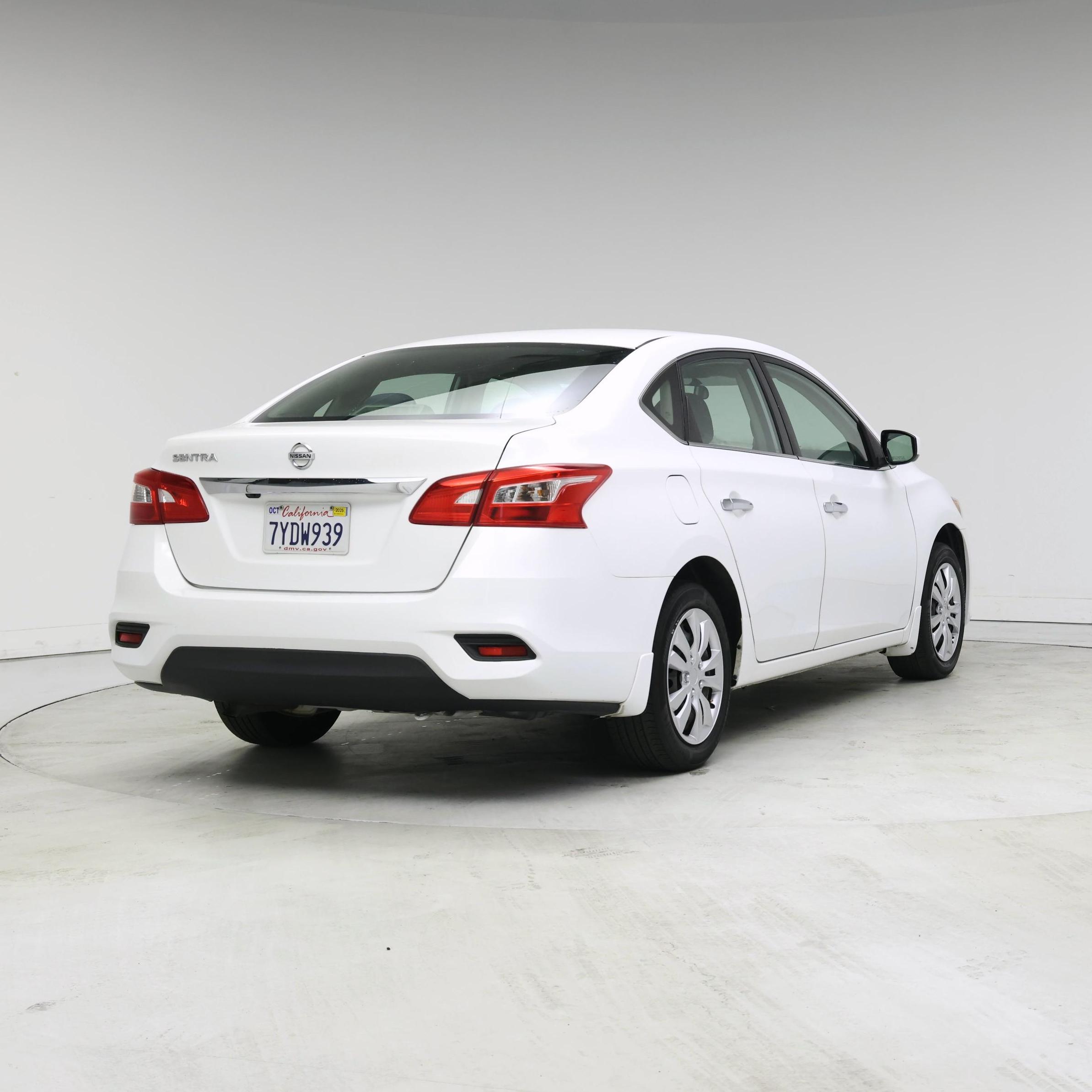 Thumbnail: 2018 Nissan Sentra - 8
