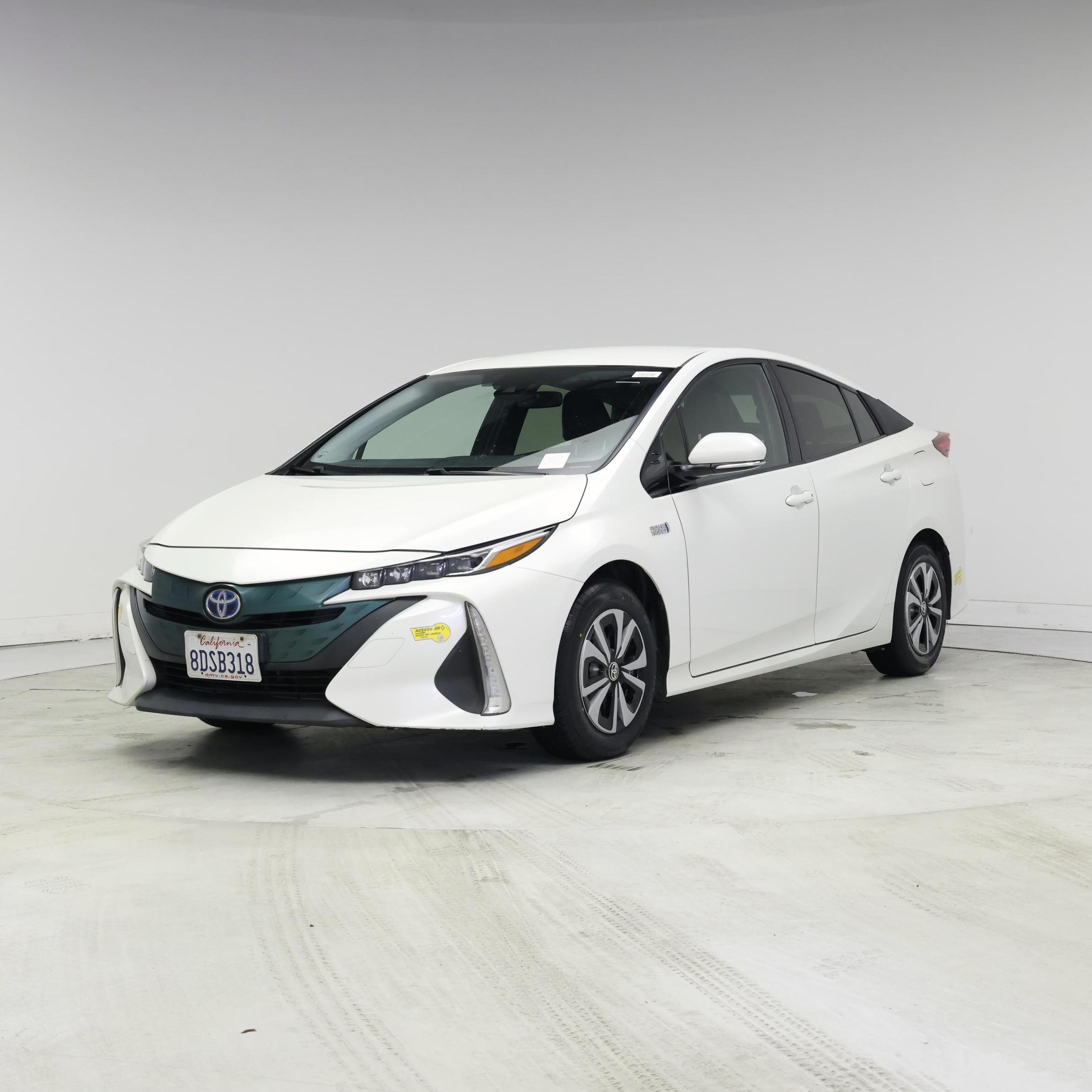 Thumbnail: 2017 Toyota Prius Prime - 4