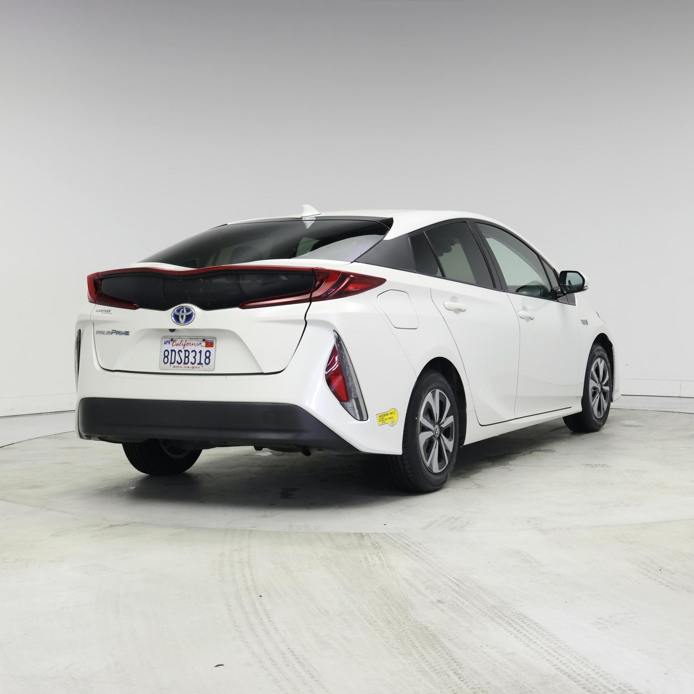 Thumbnail: 2017 Toyota Prius Prime - 8