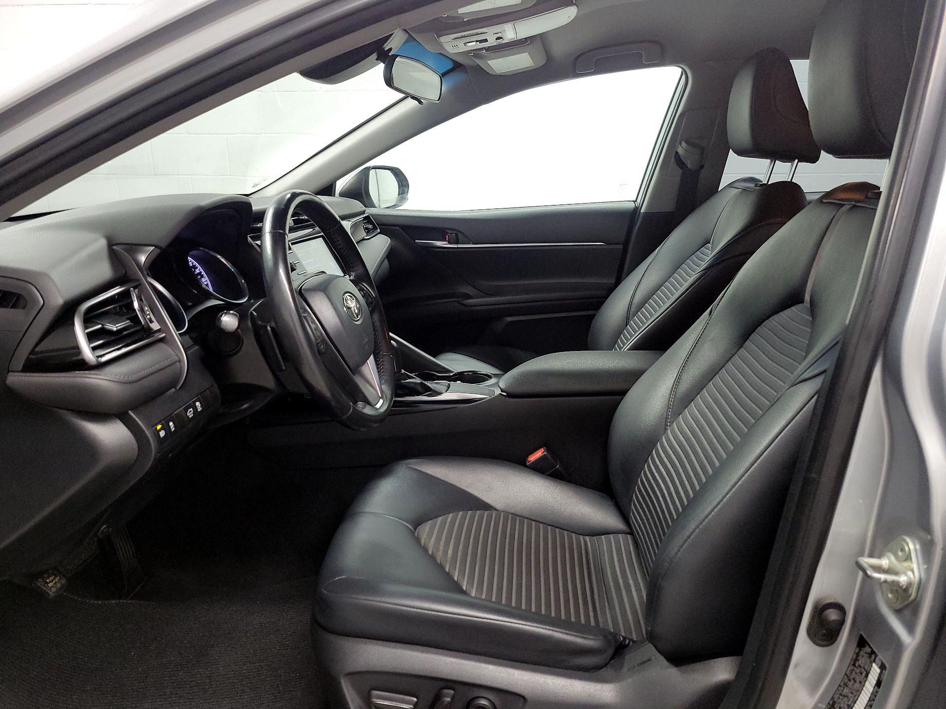 Thumbnail: 2019 Toyota Camry - 11