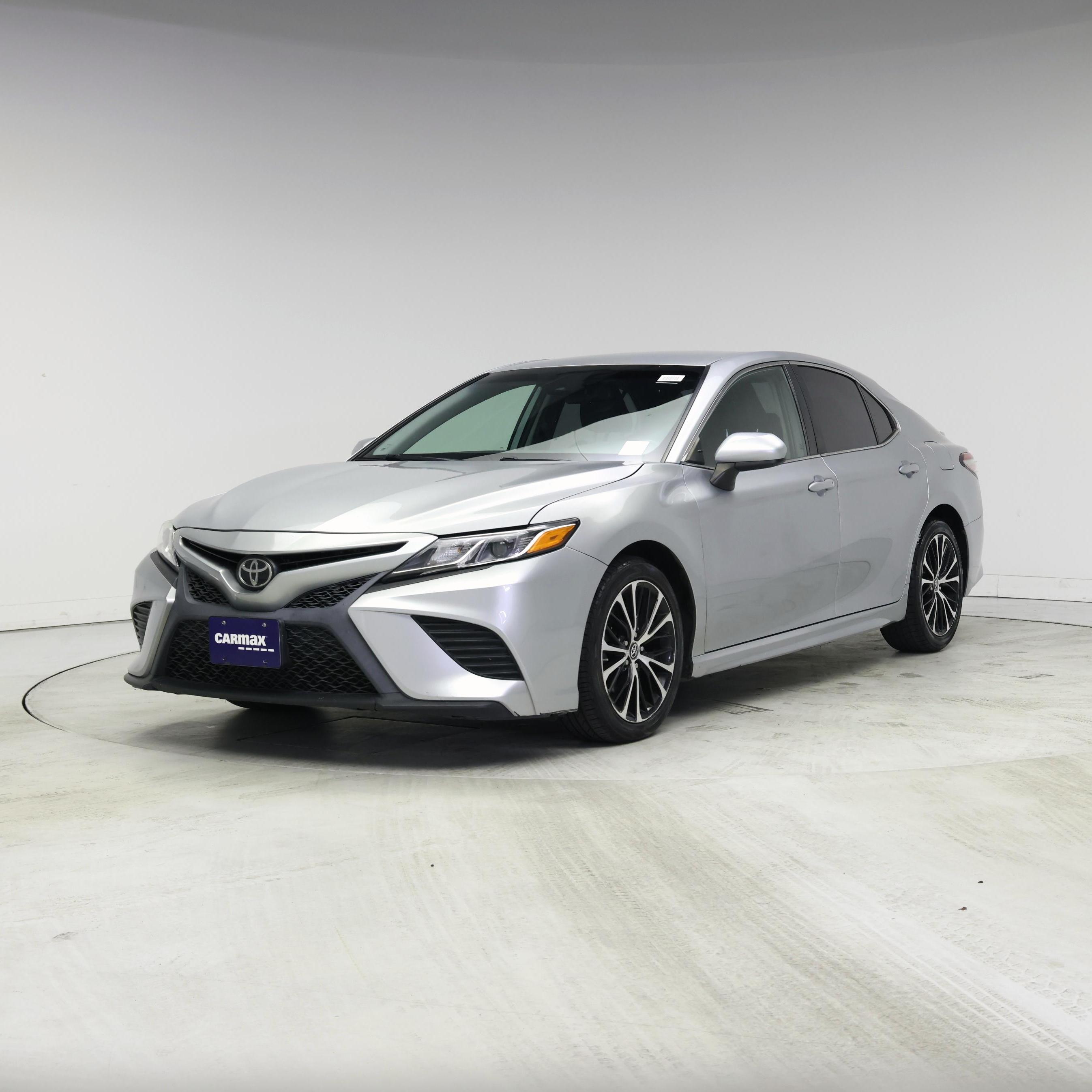 Thumbnail: 2019 Toyota Camry - 4