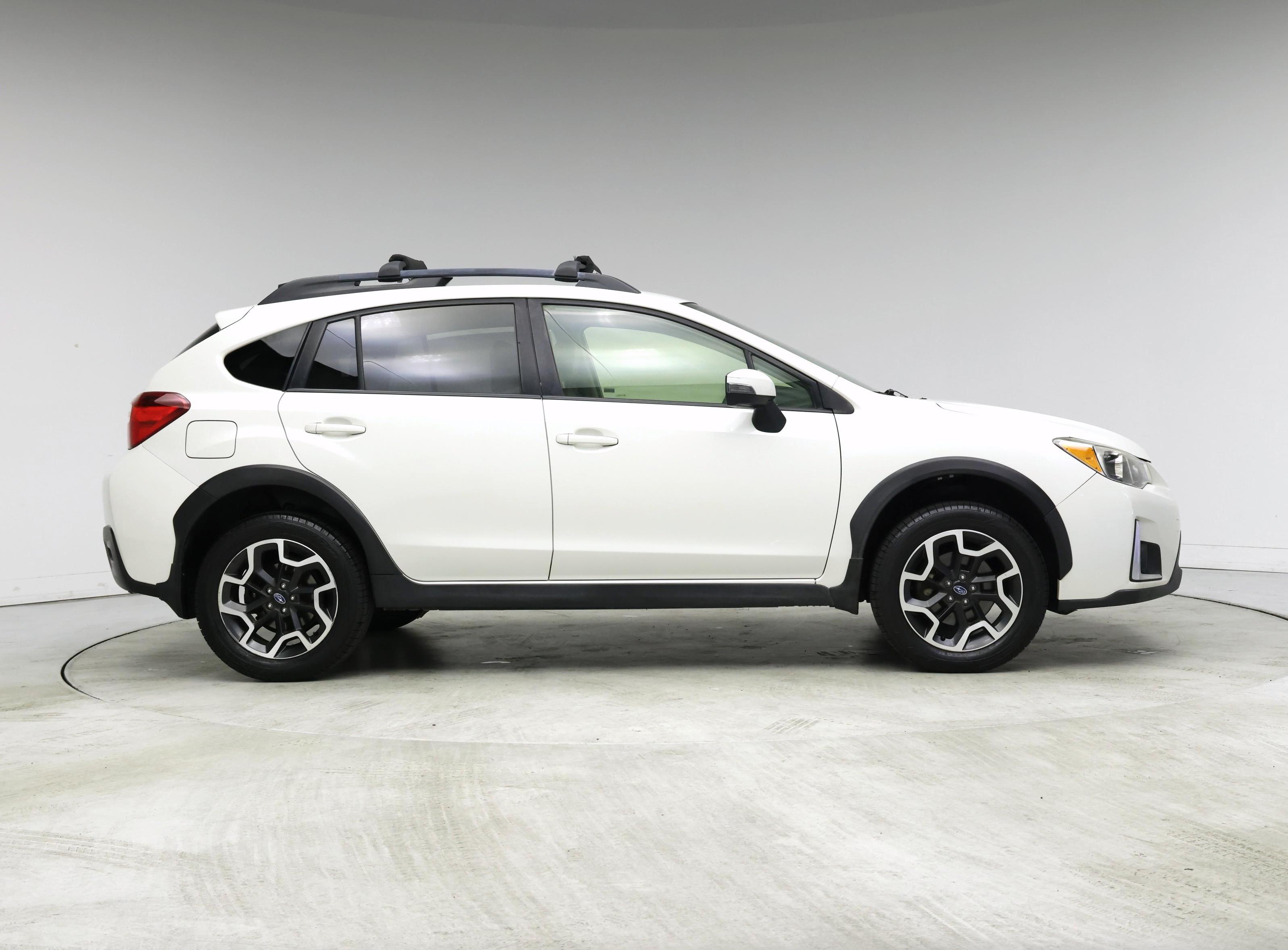 Thumbnail: 2017 Subaru Crosstrek - 7