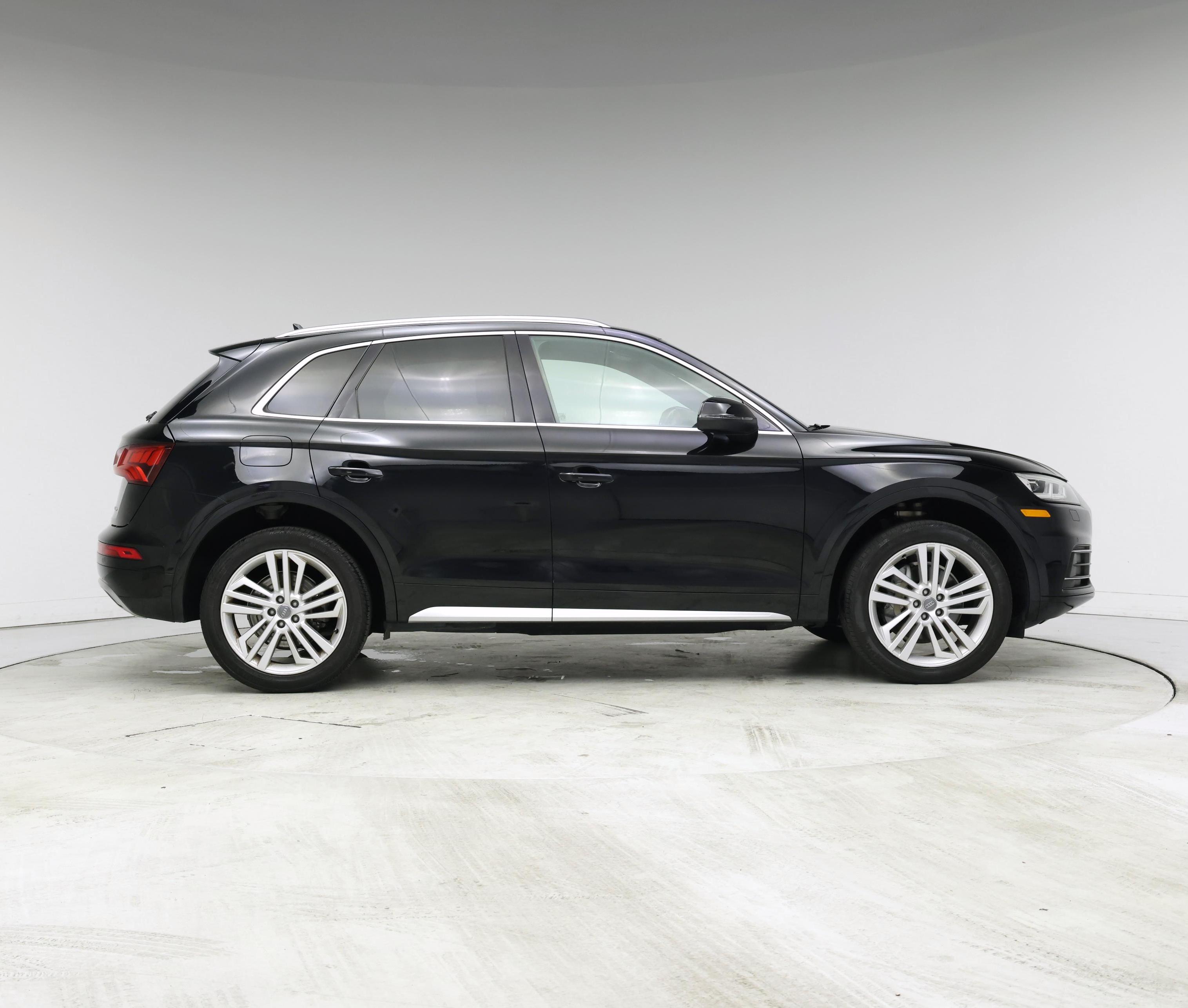 Thumbnail: 2020 Audi Q5 - 7